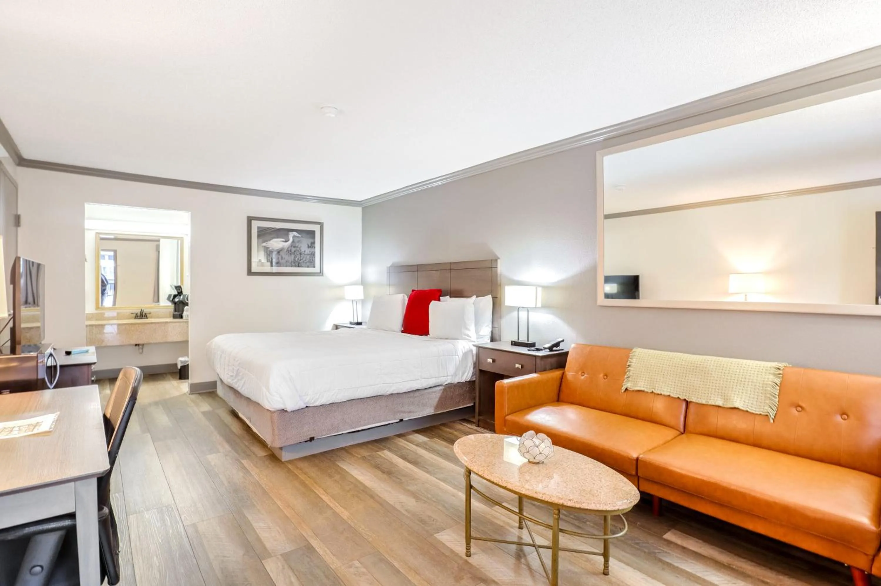 Photo of the whole room, Bed in The Guest Lodge Gainesville