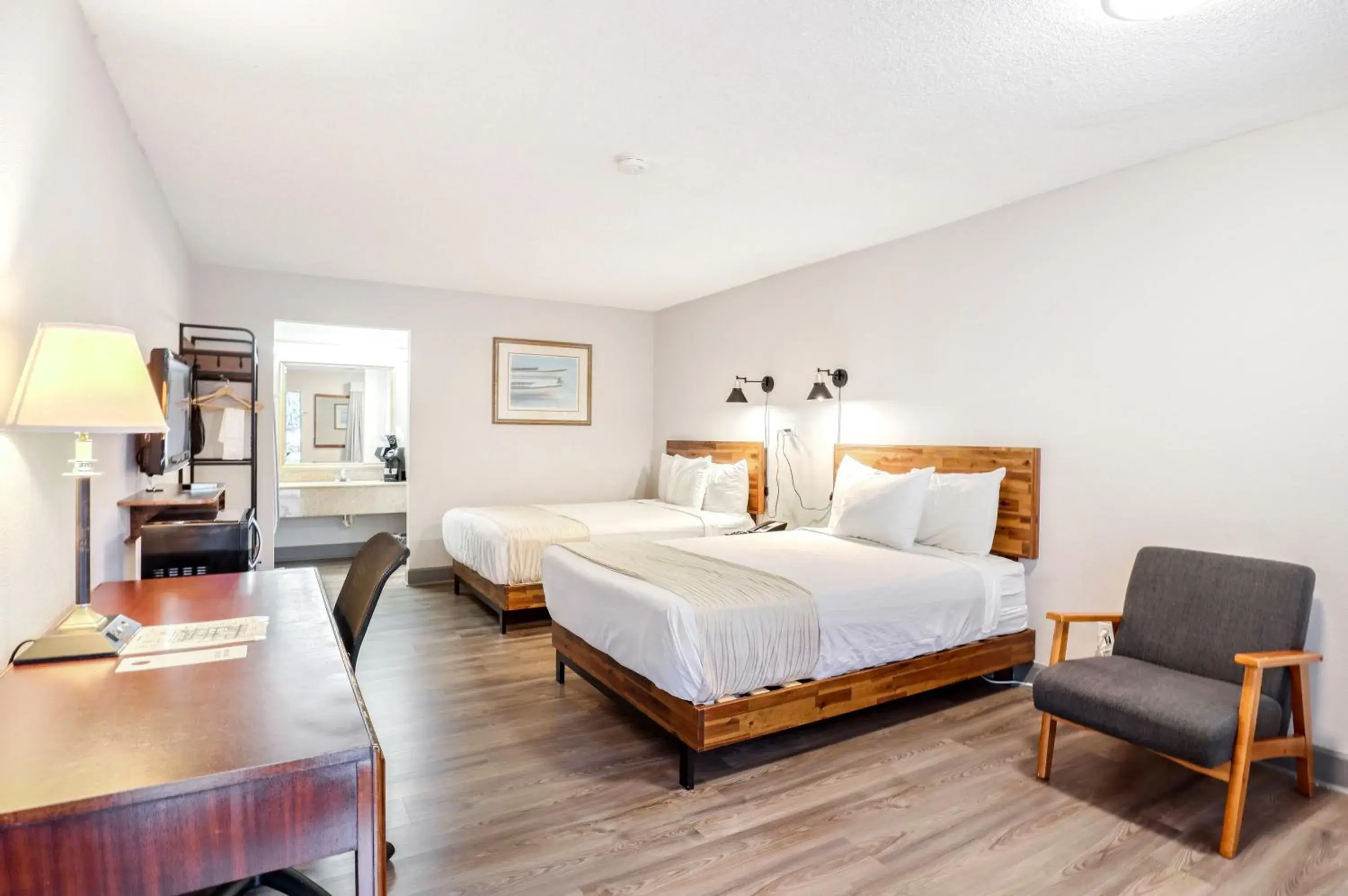 Double Room with Two Double Beds and Pool View - Non-Smoking in The Guest Lodge Gainesville Double Room with Two Double Beds and Pool View - Non-Smoking in The Guest Lodge Gainesville