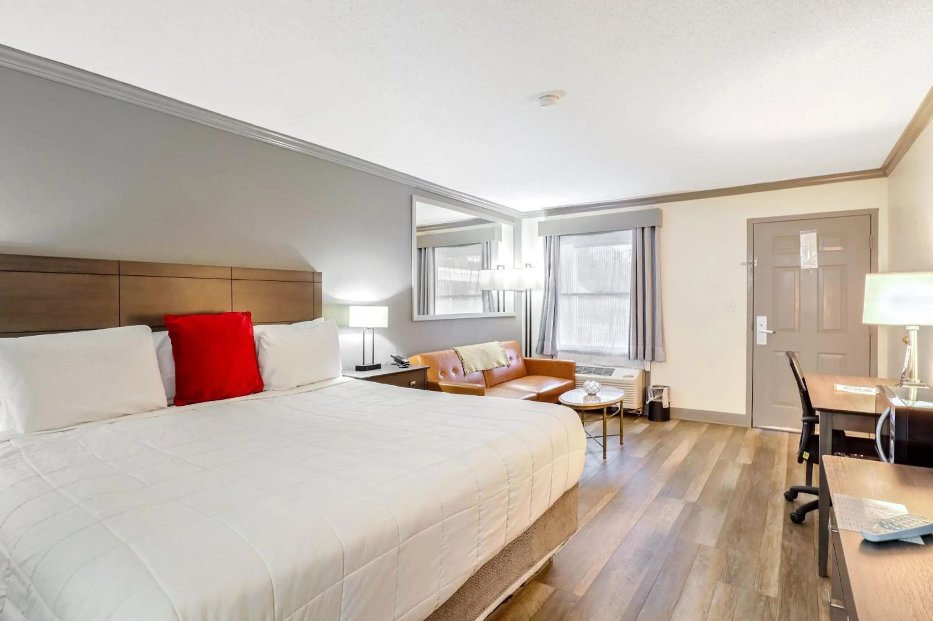 Bed in The Guest Lodge Gainesville Bed in The Guest Lodge Gainesville