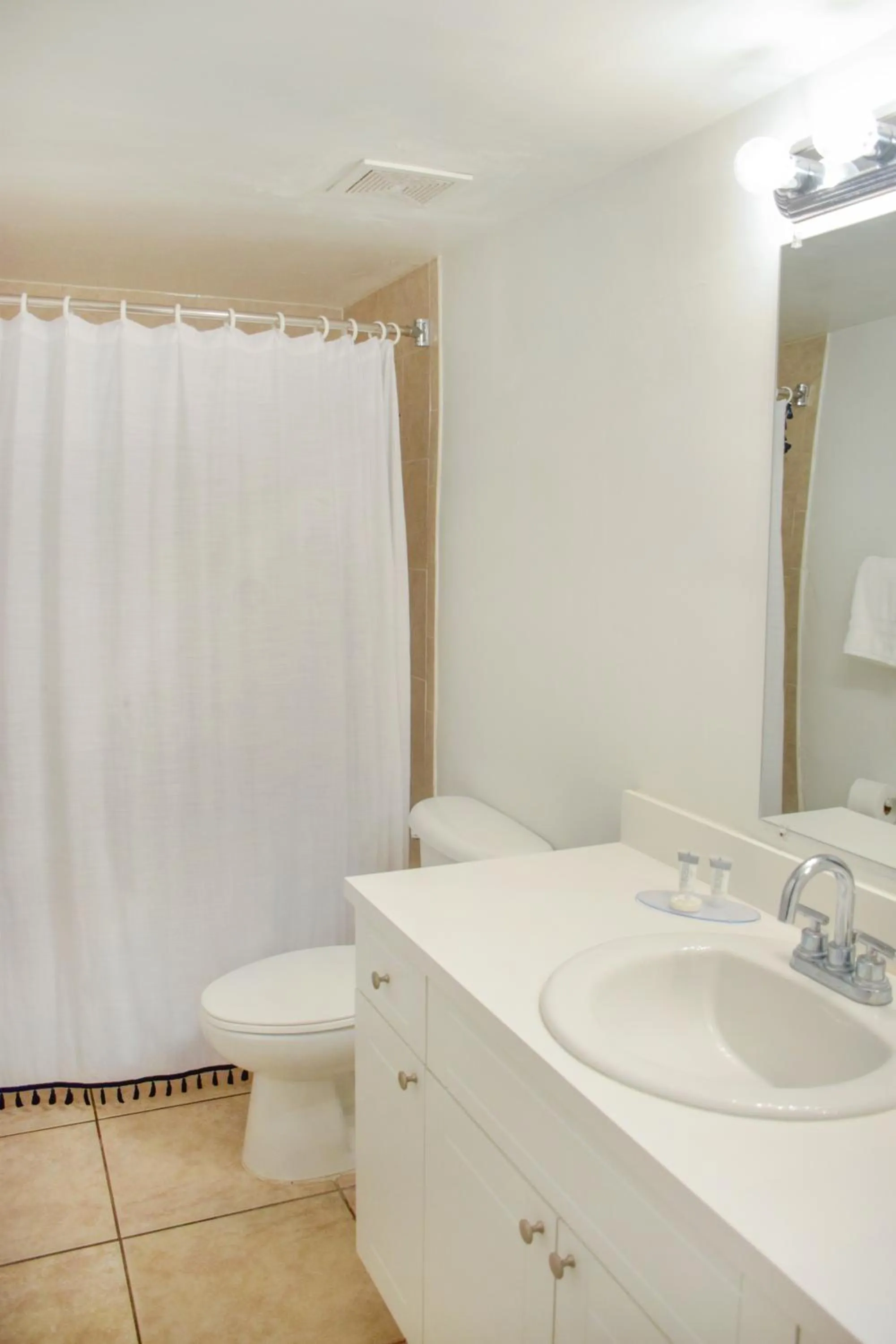 Bathroom in Coral Reef at Key Biscayne