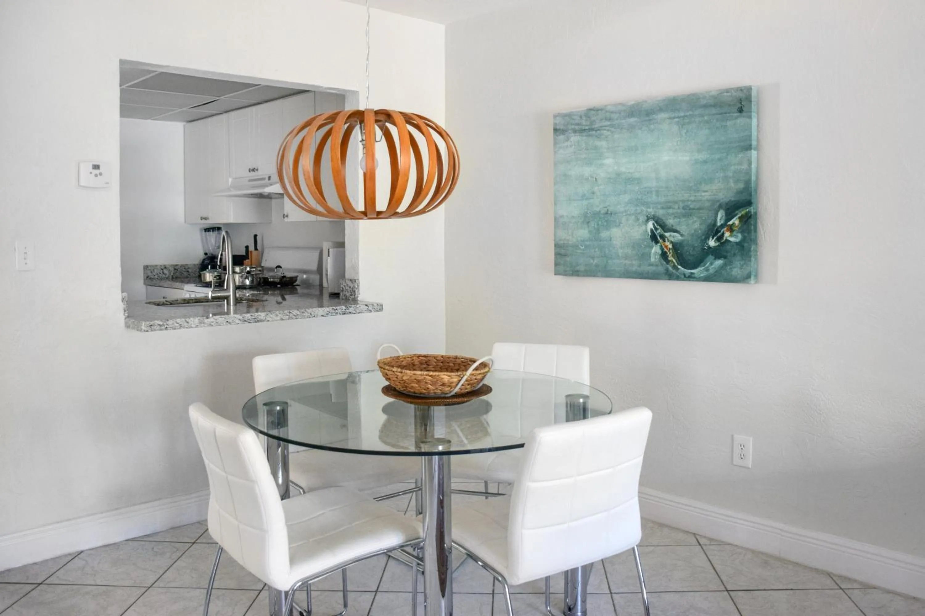 Dining area in Coral Reef at Key Biscayne