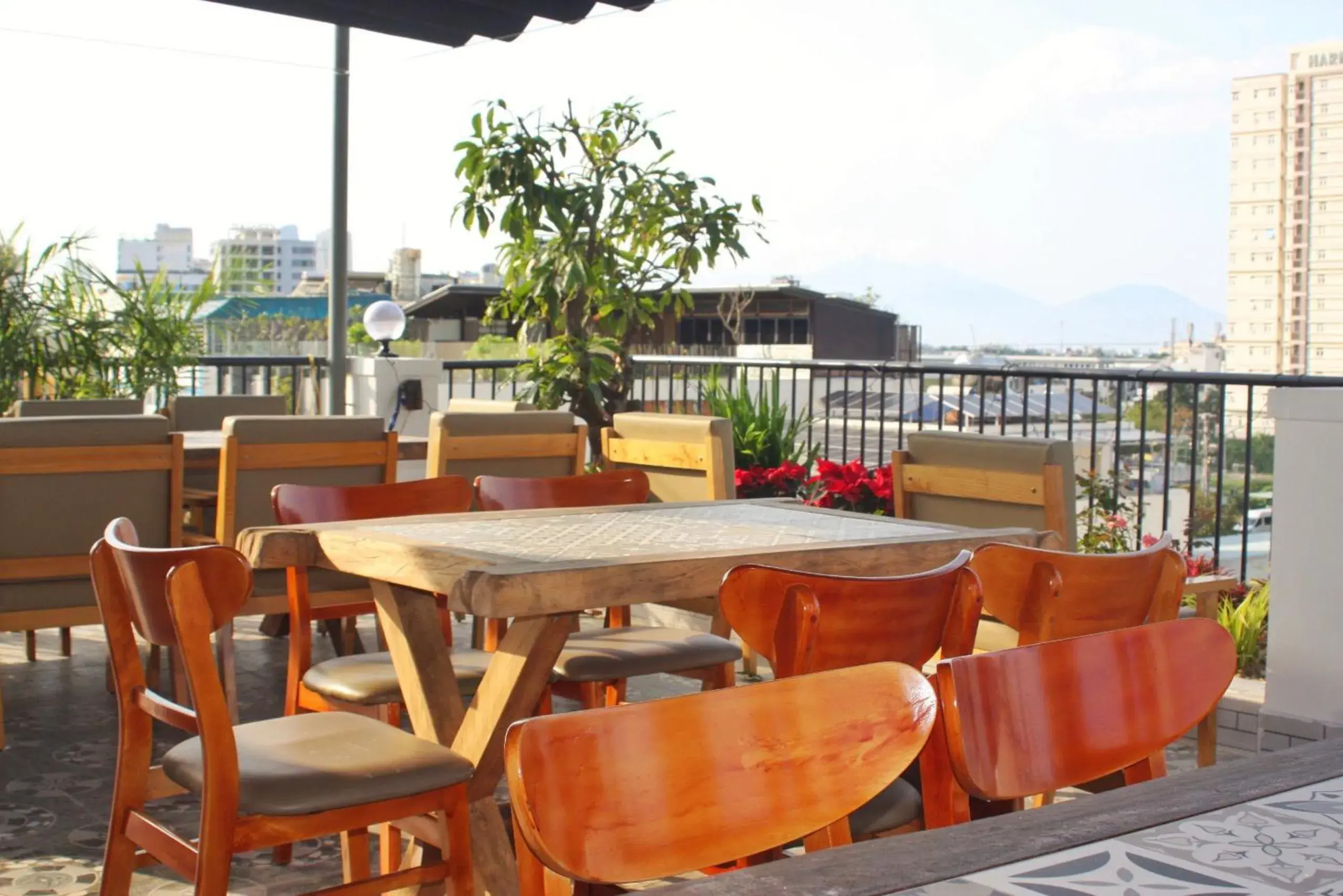 Restaurant/places to eat in Marigold Hotel & Apartment Restaurant/places to eat in Marigold Hotel & Apartment