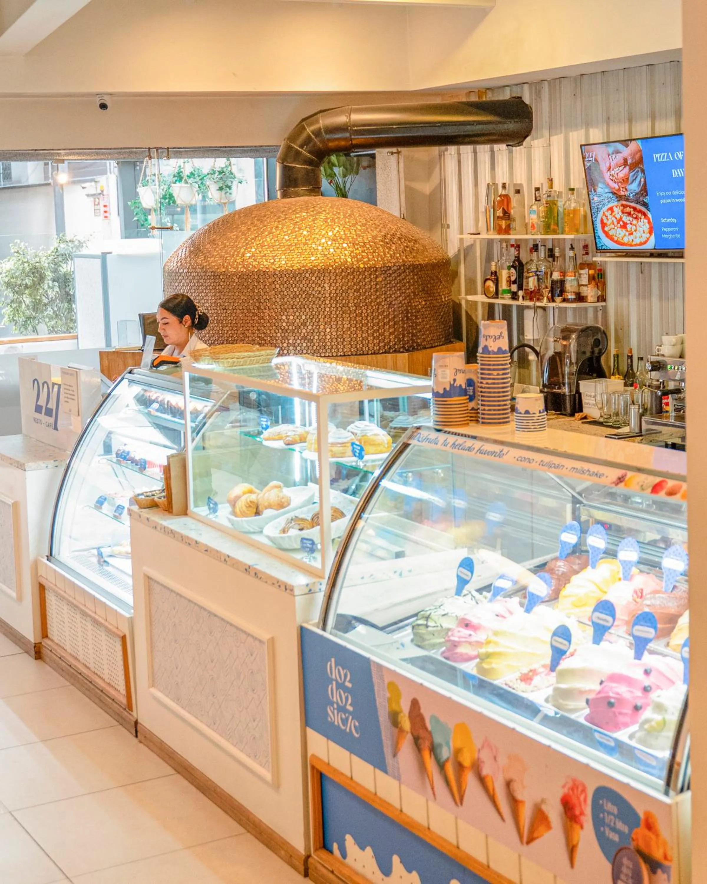 Restaurant/places to eat in Hotel Finlandia