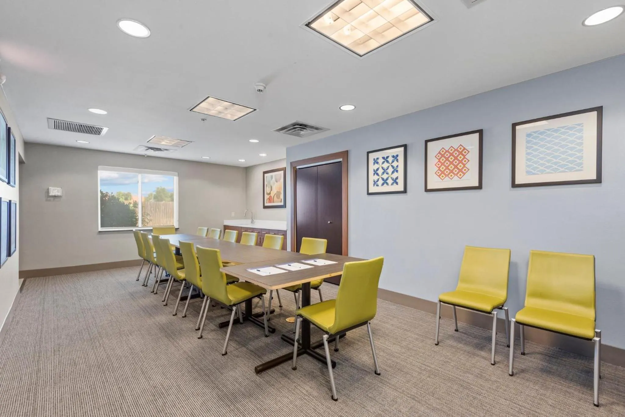 Meeting/conference room in Holiday Inn Express Tulsa South Bixby by IHG
