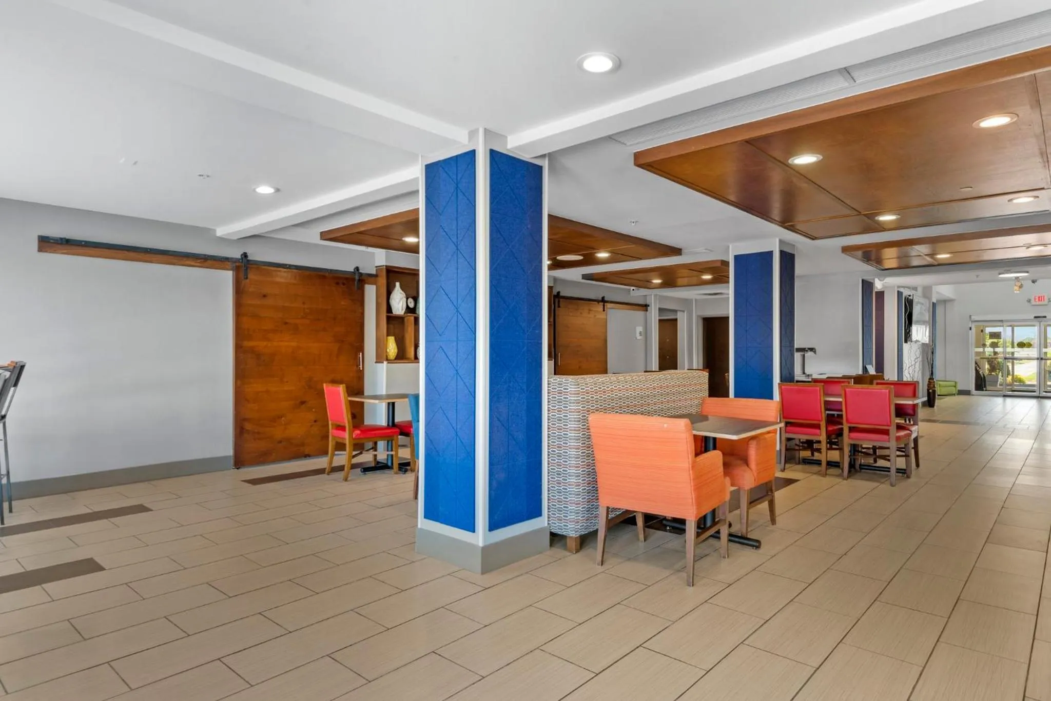 Breakfast in Holiday Inn Express Tulsa South Bixby by IHG