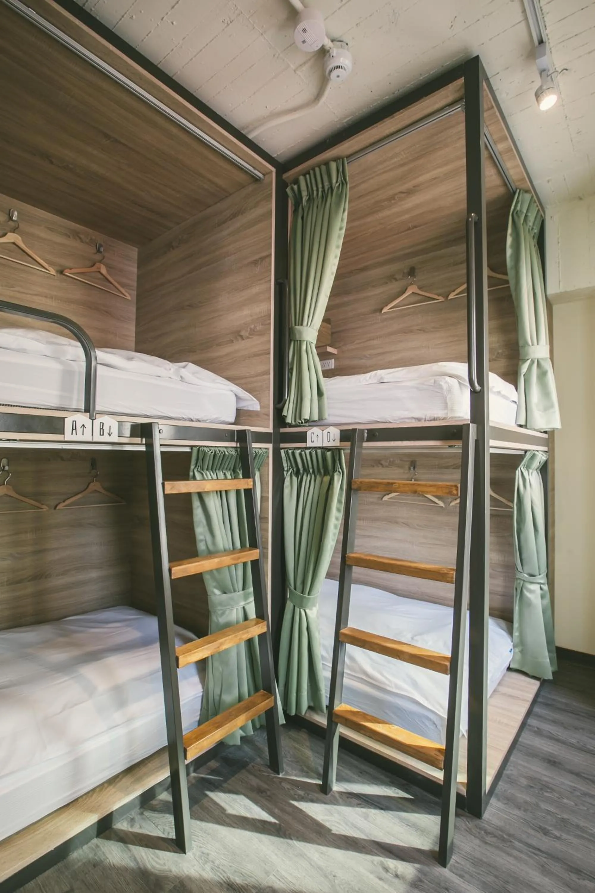 bunk bed, Bed in Stray Birds Taichung Hostel