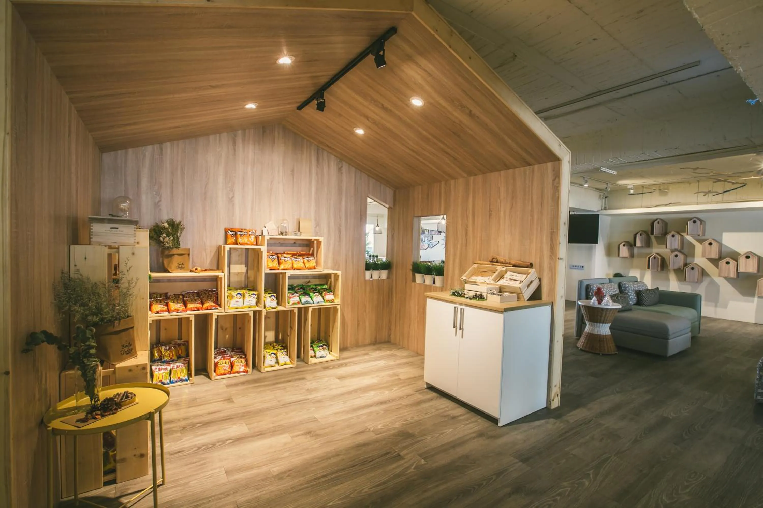 Shopping Area in Stray Birds Taichung Hostel