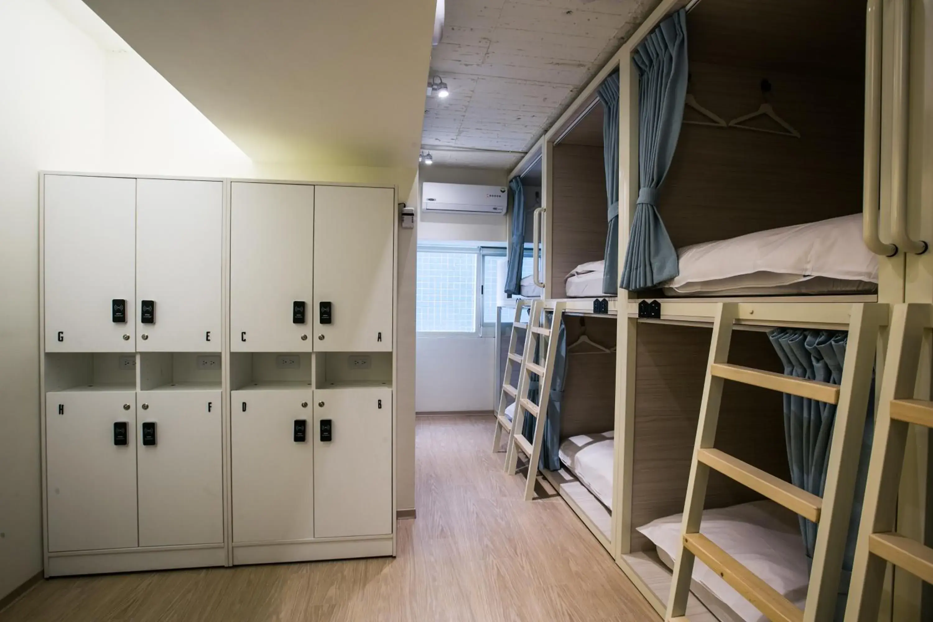 bunk bed in Stray Birds Taichung Hostel bunk bed in Stray Birds Taichung Hostel