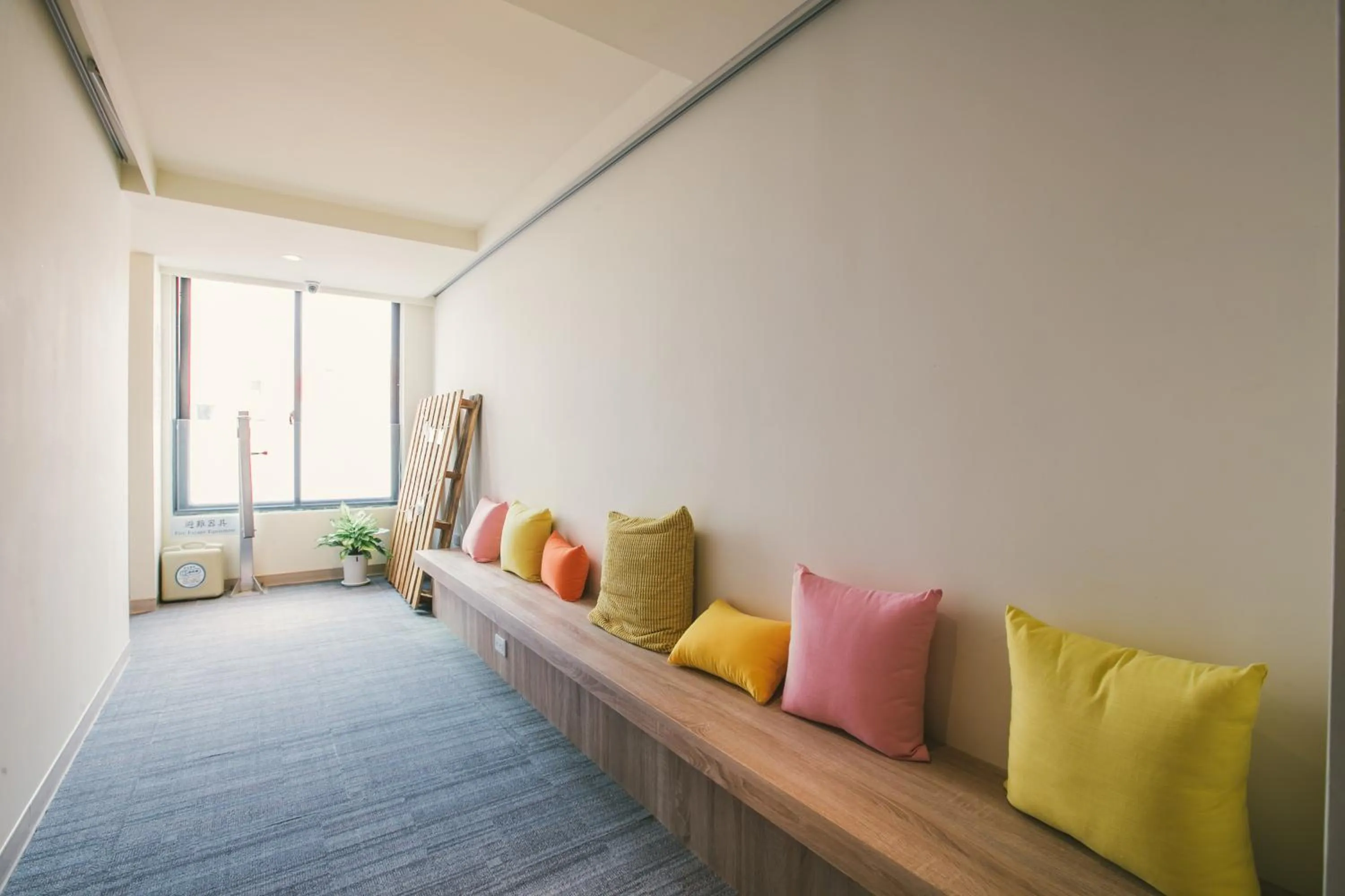 Decorative detail in Stray Birds Taichung Hostel