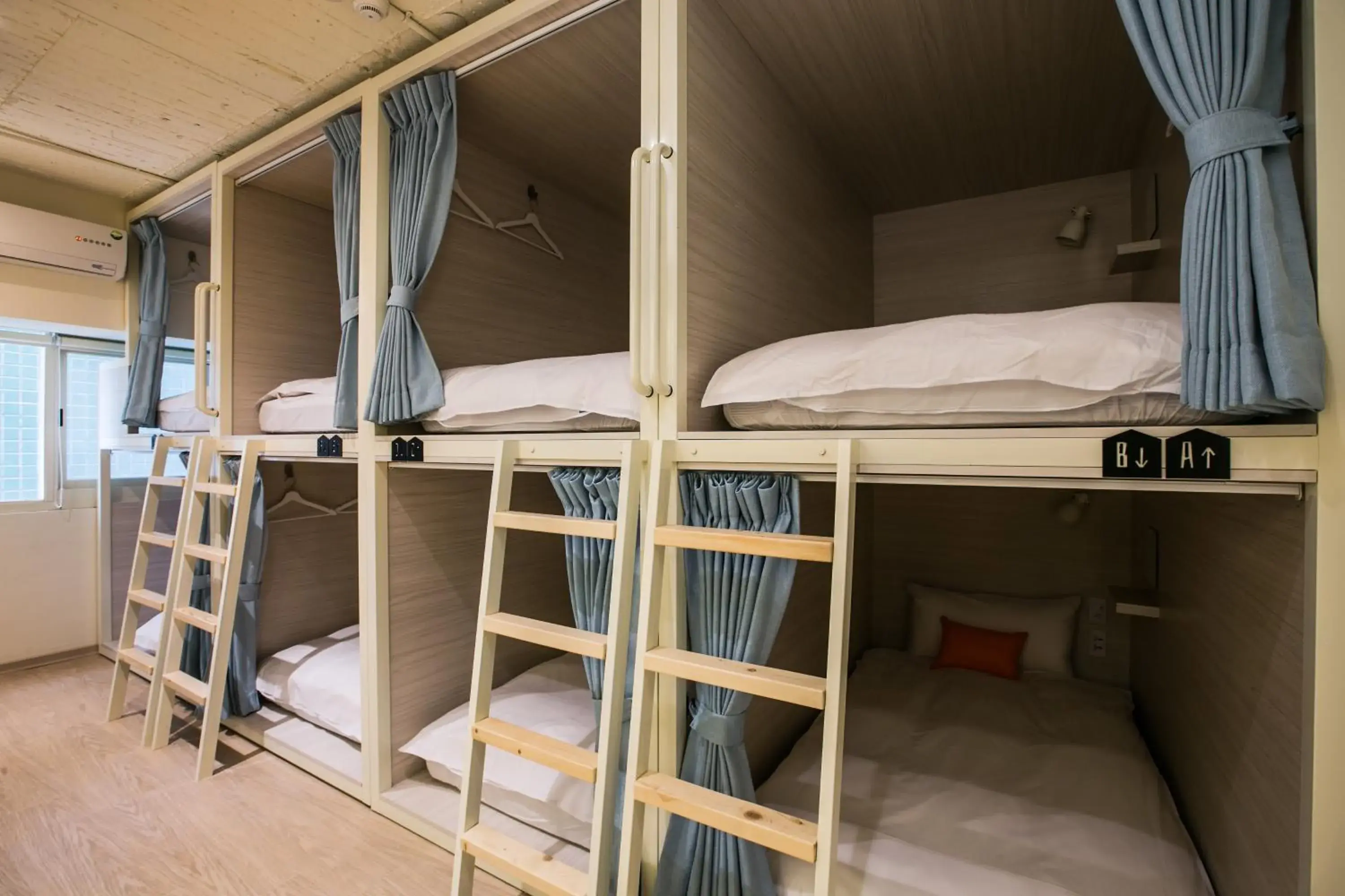 bunk bed, Bed in Stray Birds Taichung Hostel bunk bed, Bed in Stray Birds Taichung Hostel