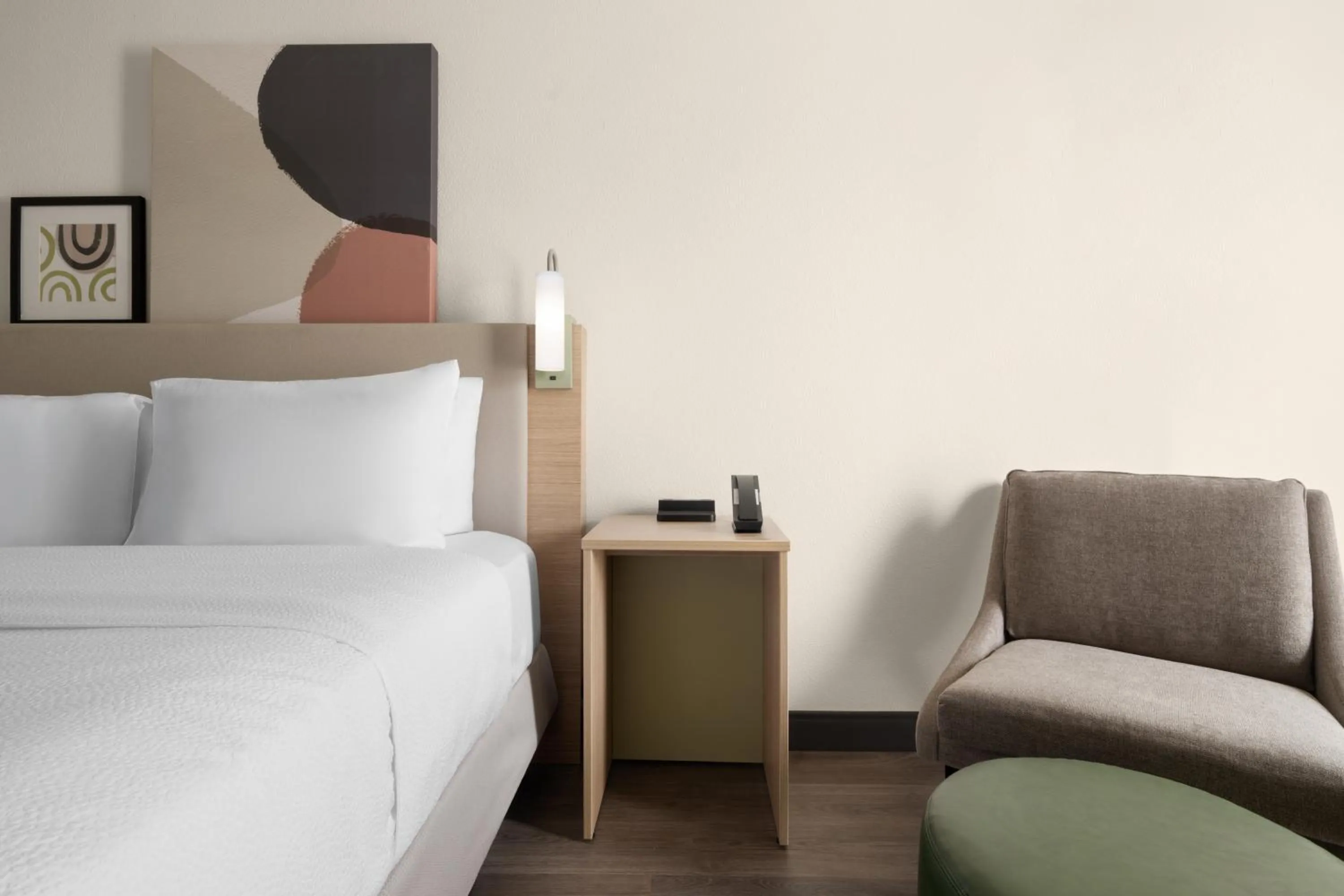 Bed in Spark By Hilton Florence North I-95, Sc