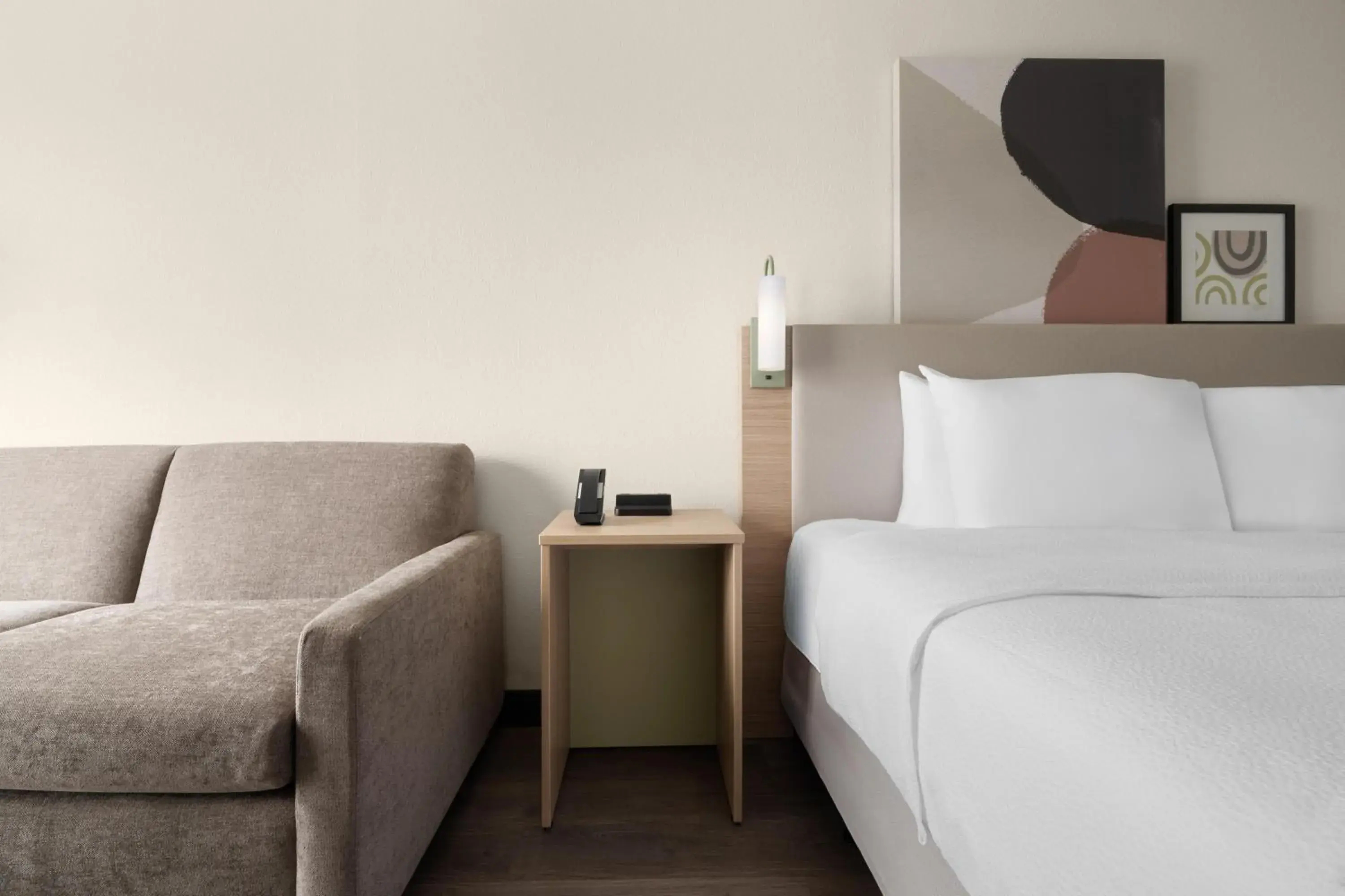 Living room, Bed in Spark By Hilton Florence North I-95, Sc Living room, Bed in Spark By Hilton Florence North I-95, Sc