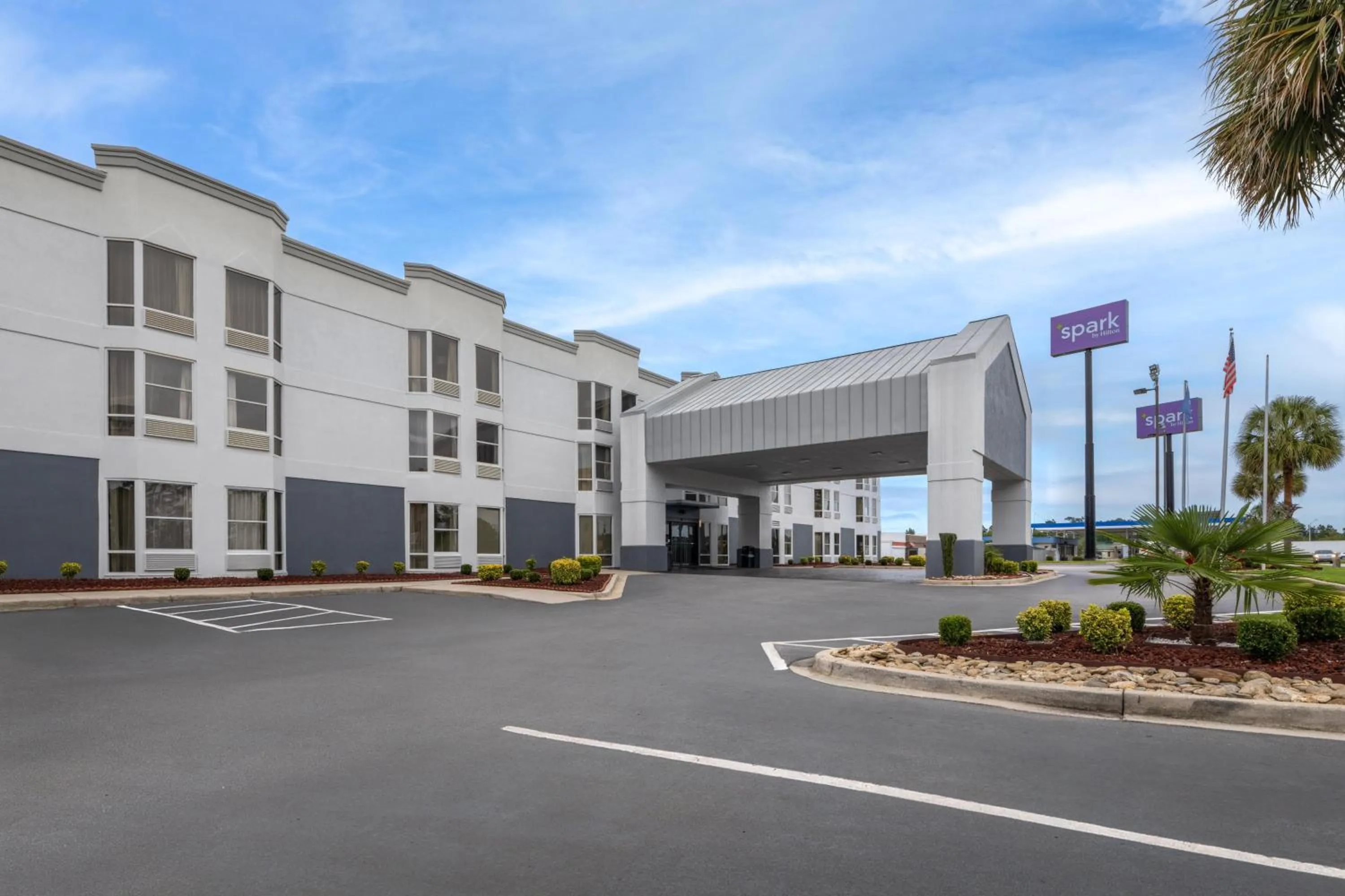 Property building in Spark By Hilton Florence North I-95, Sc