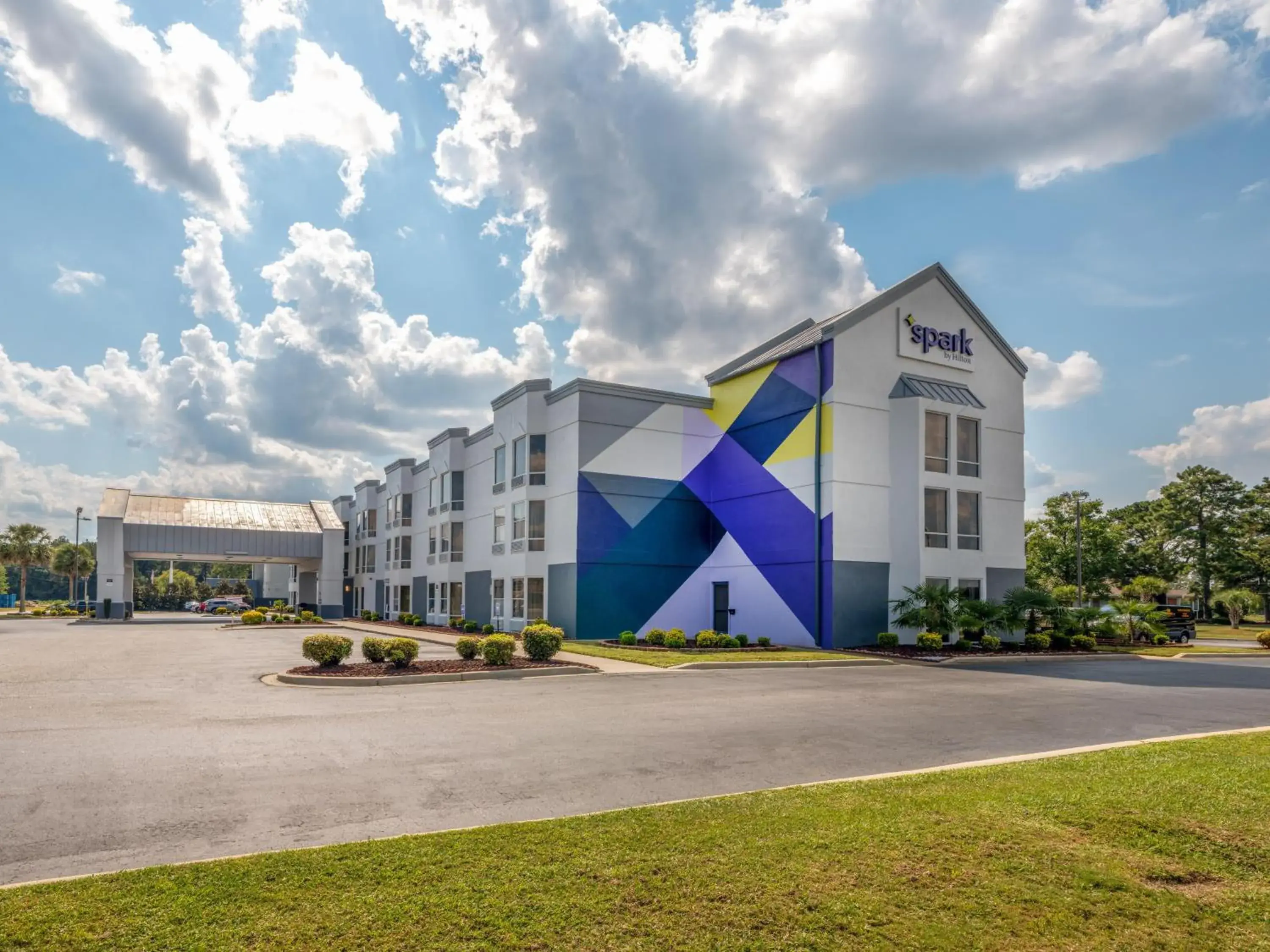 Property building in Spark By Hilton Florence North I-95, Sc Property building in Spark By Hilton Florence North I-95, Sc