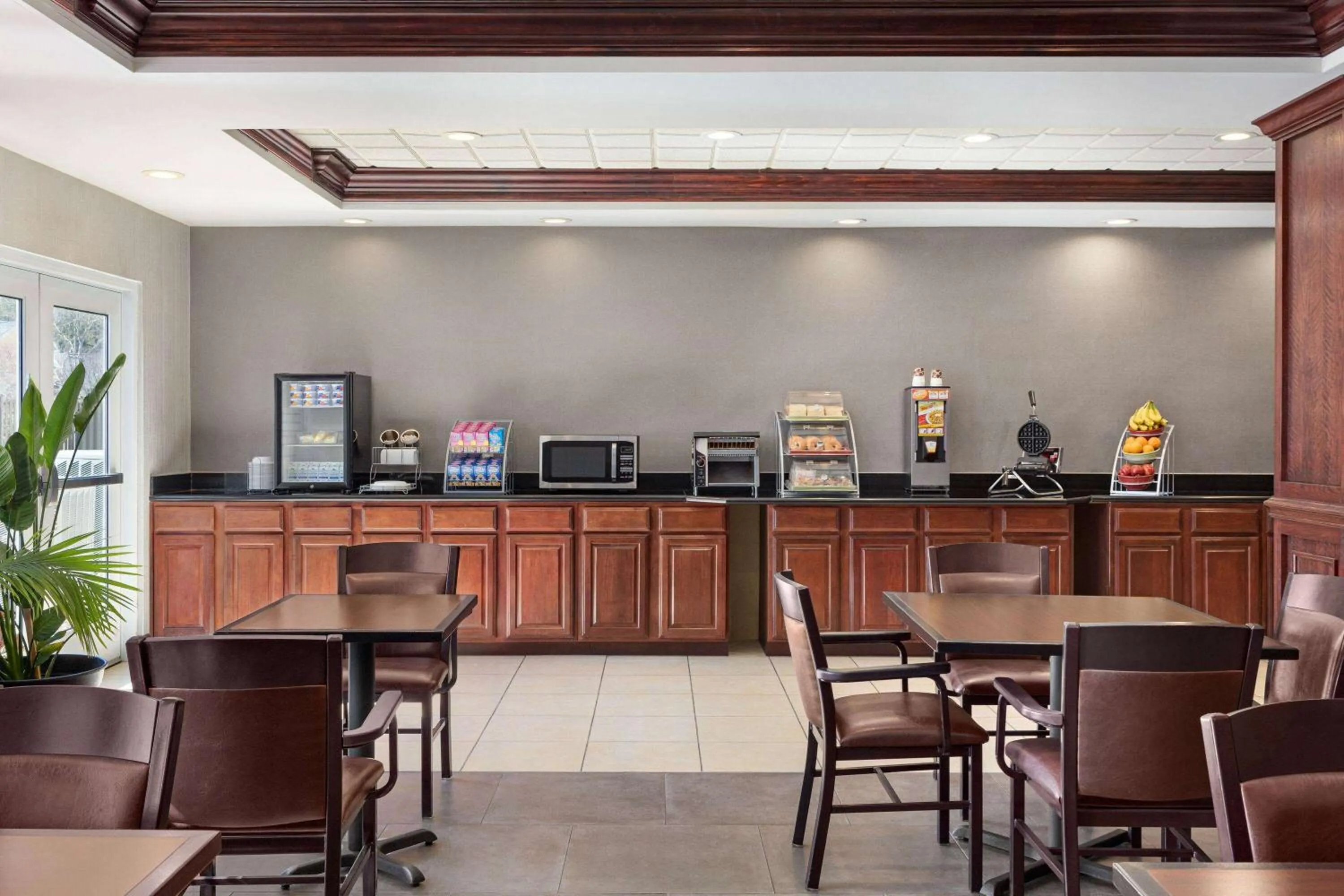 Breakfast in Wingate By Wyndham Southport