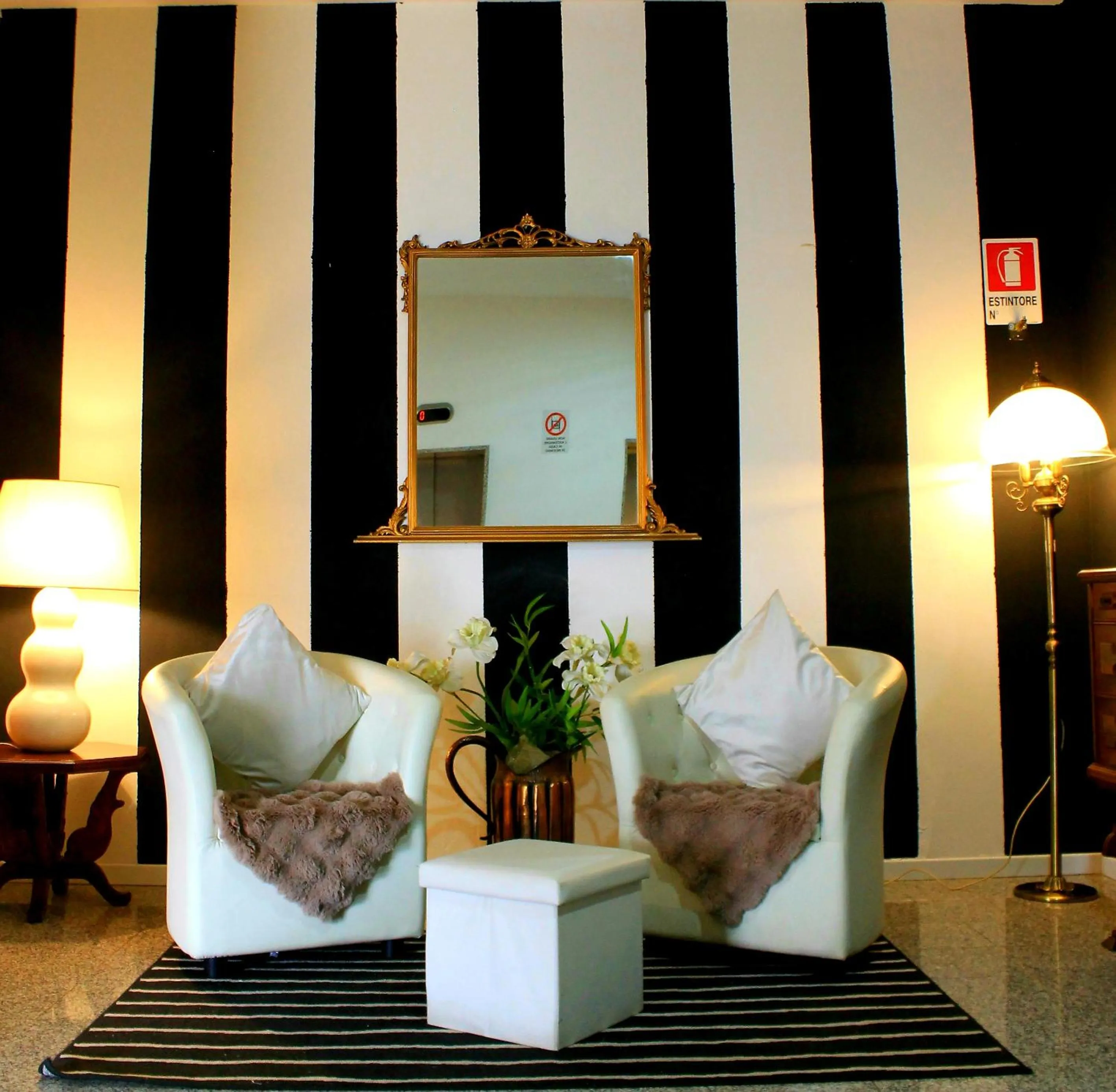 Lobby or reception in Hotel Nuovo Sole HNS