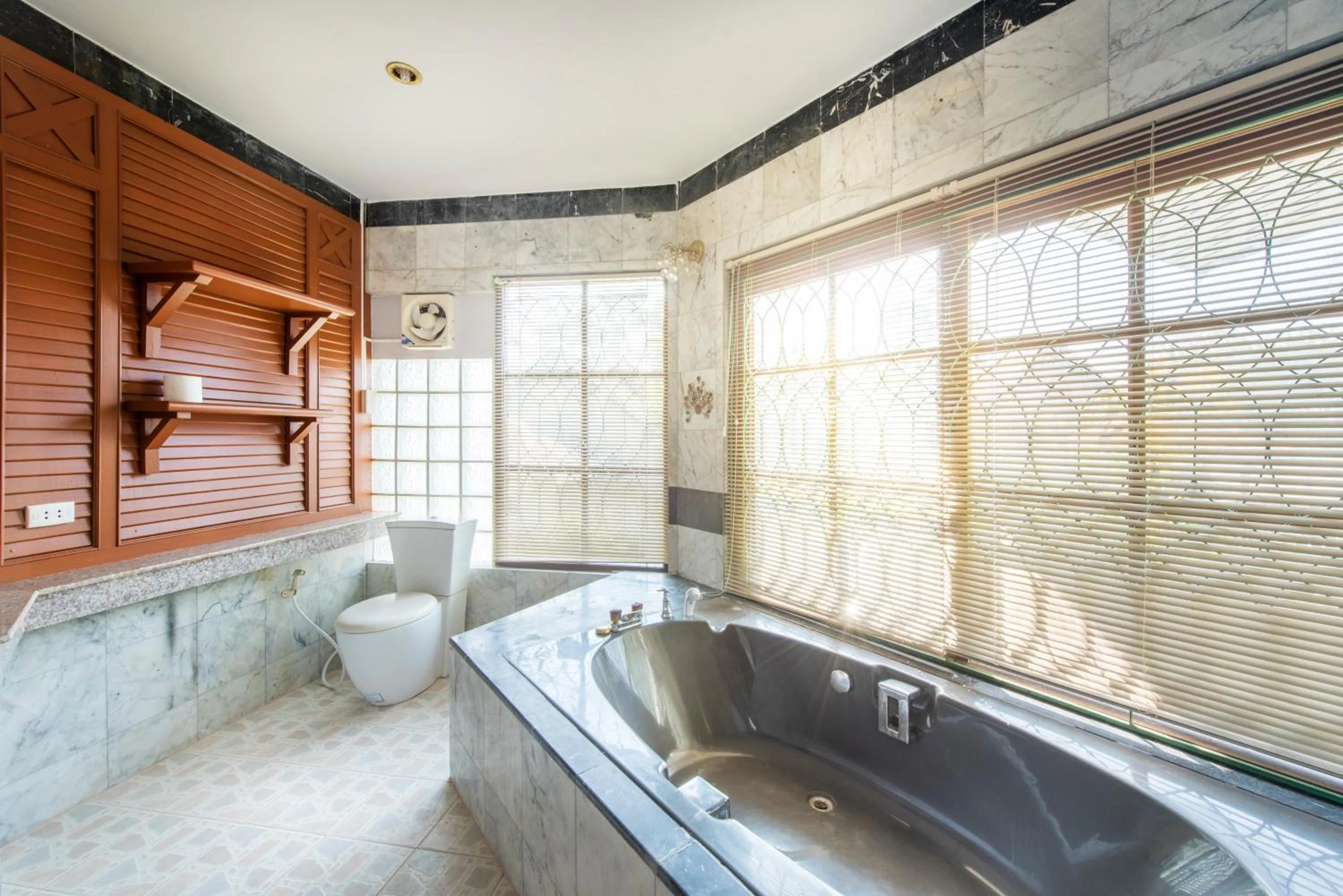 Bathroom in Ivy Cottage by Qiu