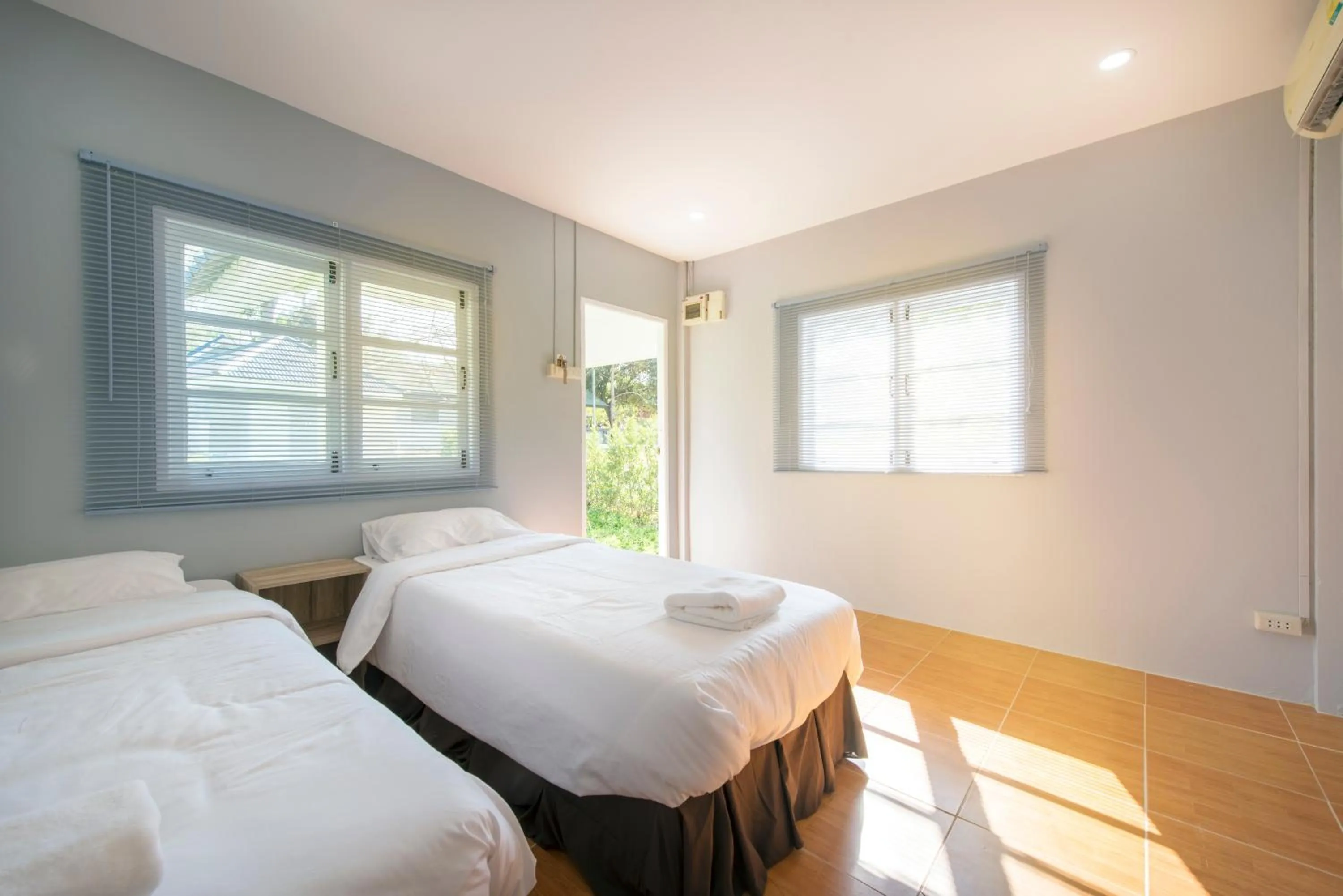 Bedroom, Bed in Ivy Cottage by Qiu