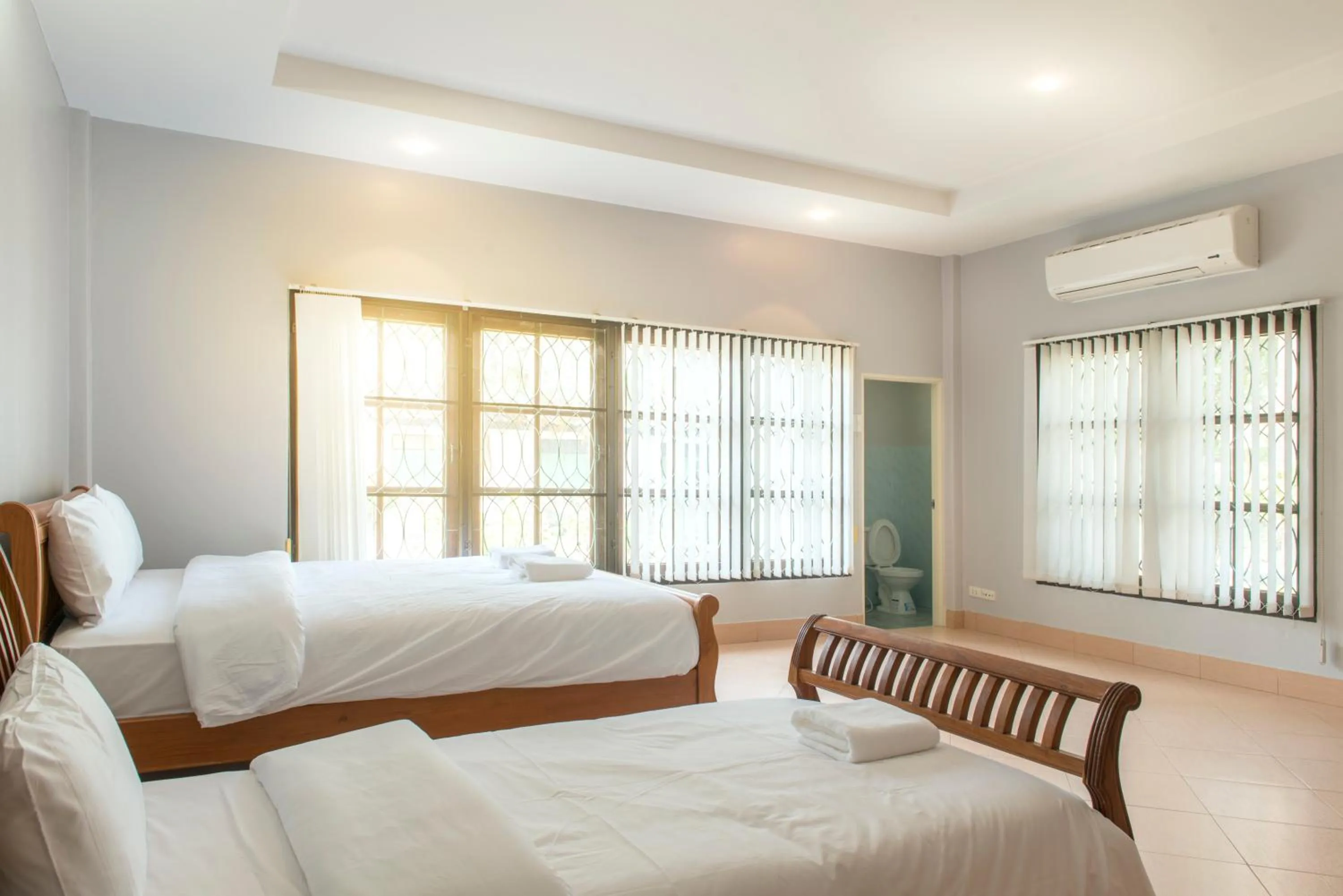 Bedroom, Bed in Ivy Cottage by Qiu