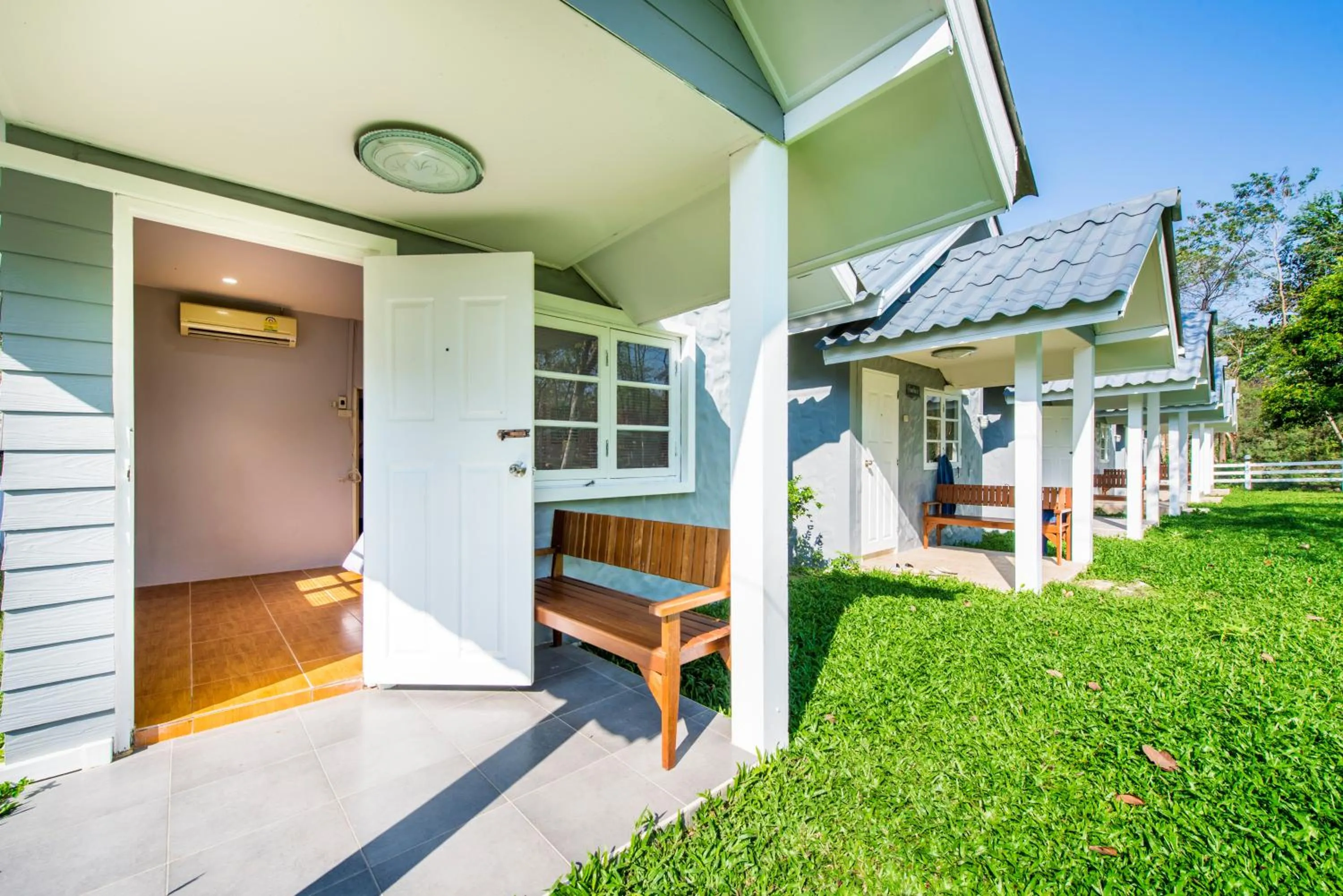 Bedroom in Ivy Cottage by Qiu