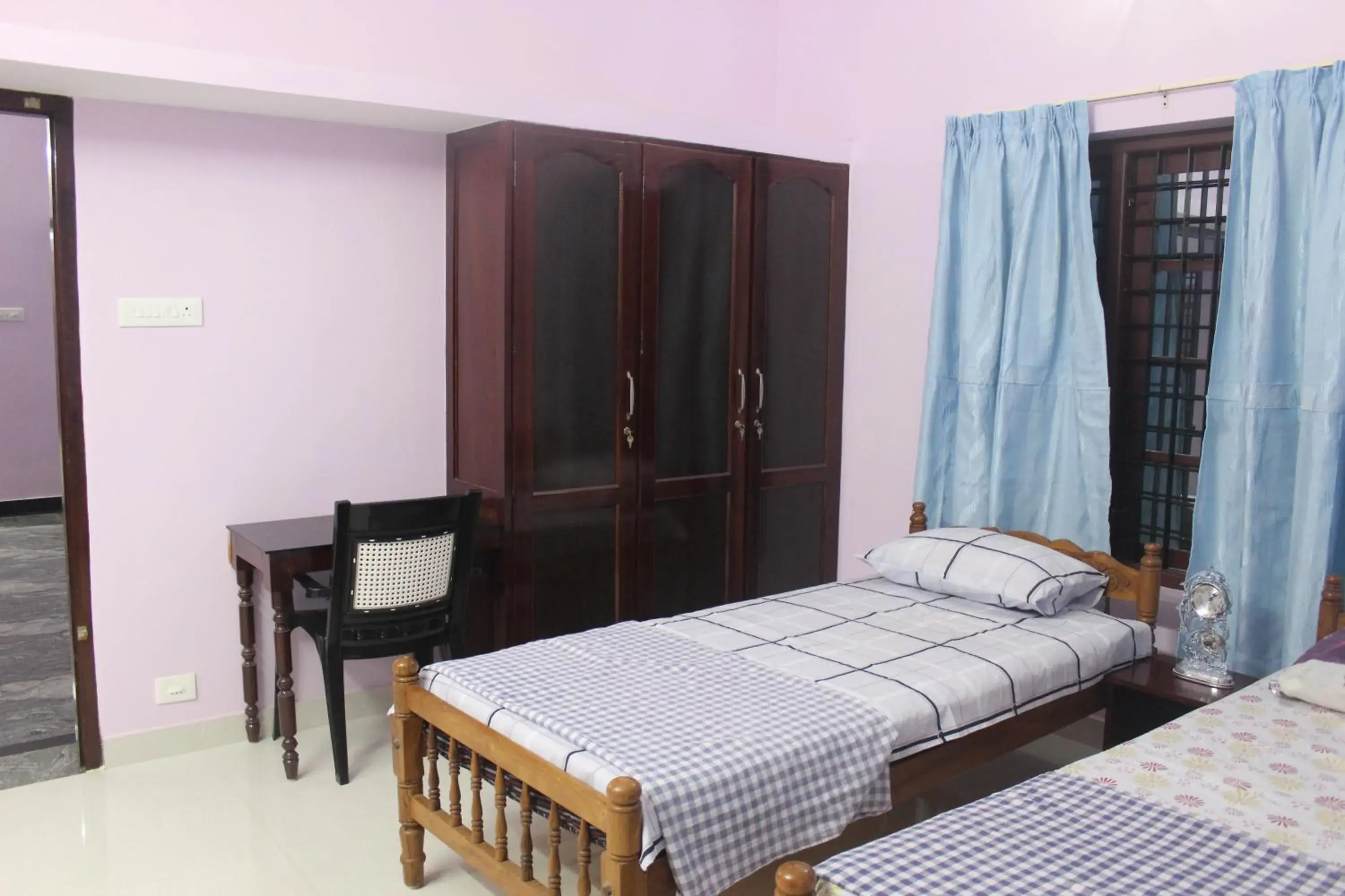 Standard Double Room with Fan in Puthenchirayil Homestay Standard Double Room with Fan in Puthenchirayil Homestay