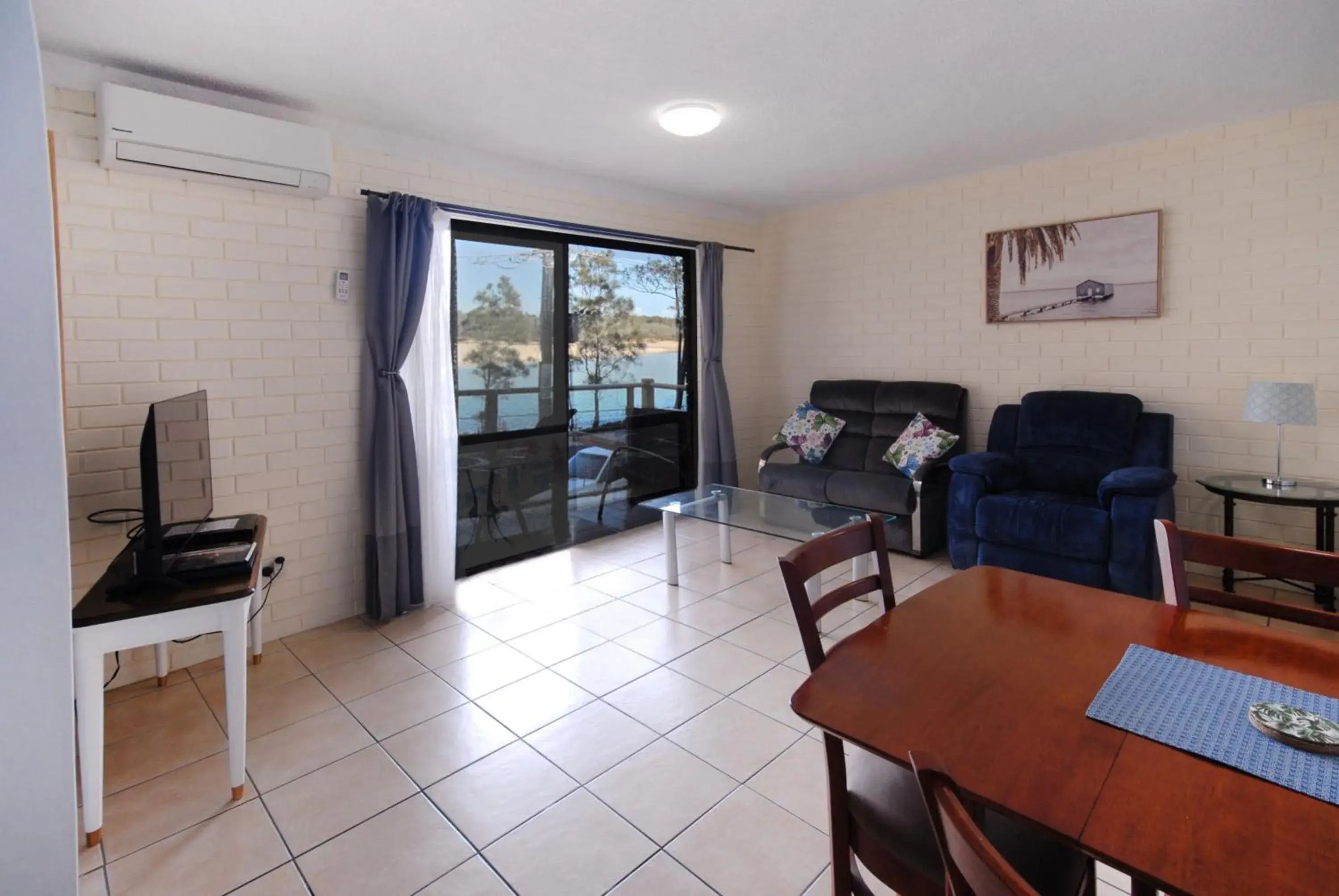 One-Bedroom Apartment with Balcony in Marcel Towers Holiday Apartments One-Bedroom Apartment with Balcony in Marcel Towers Holiday Apartments