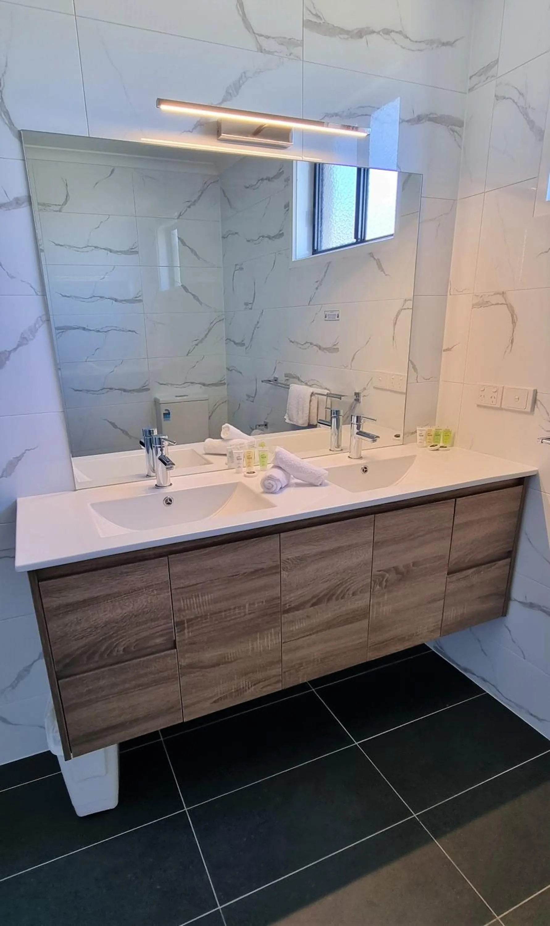 Bathroom in Seaview Motel & Apartments