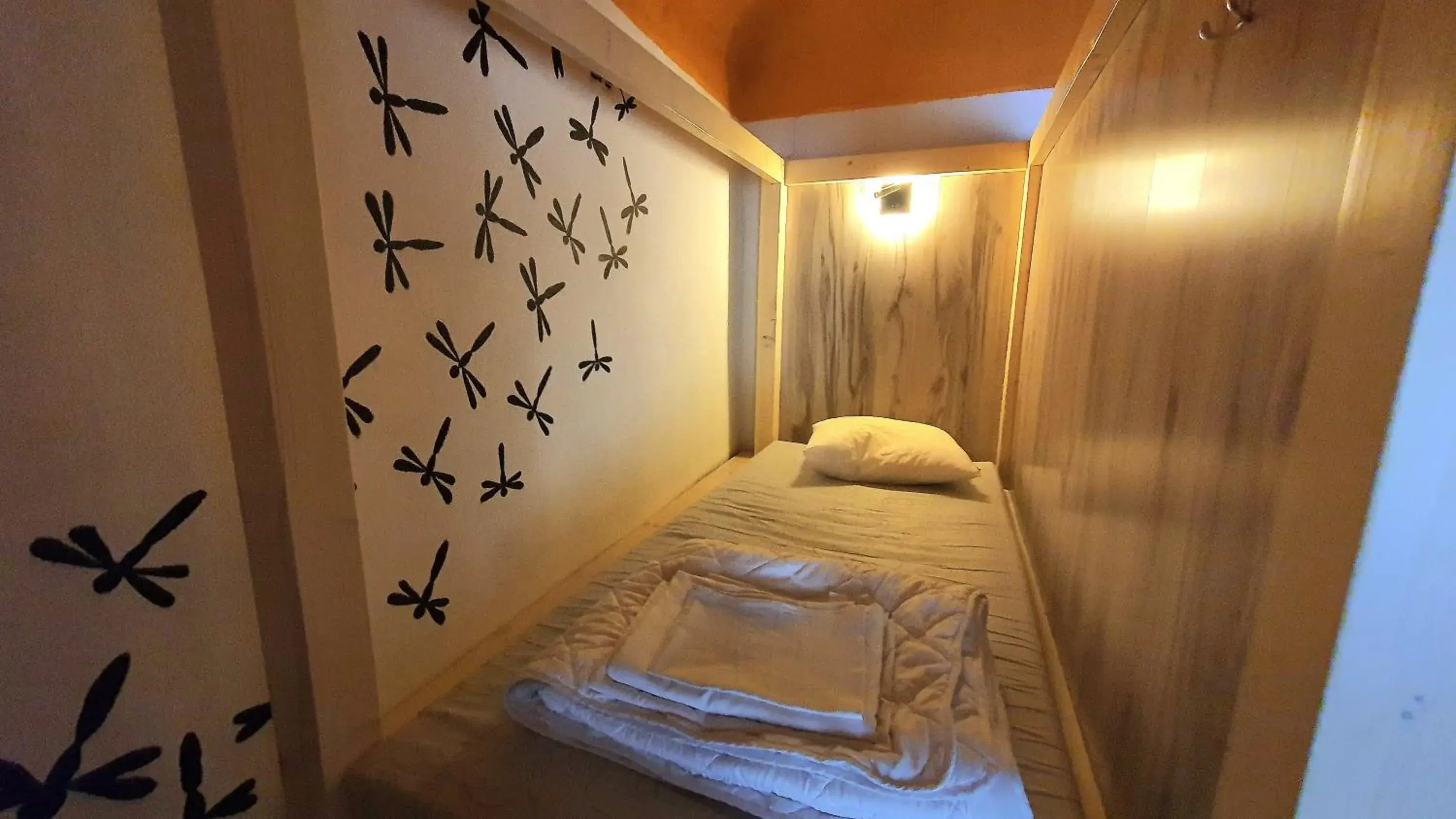 bunk bed, Bed in Imaginary Hostel bunk bed, Bed in Imaginary Hostel