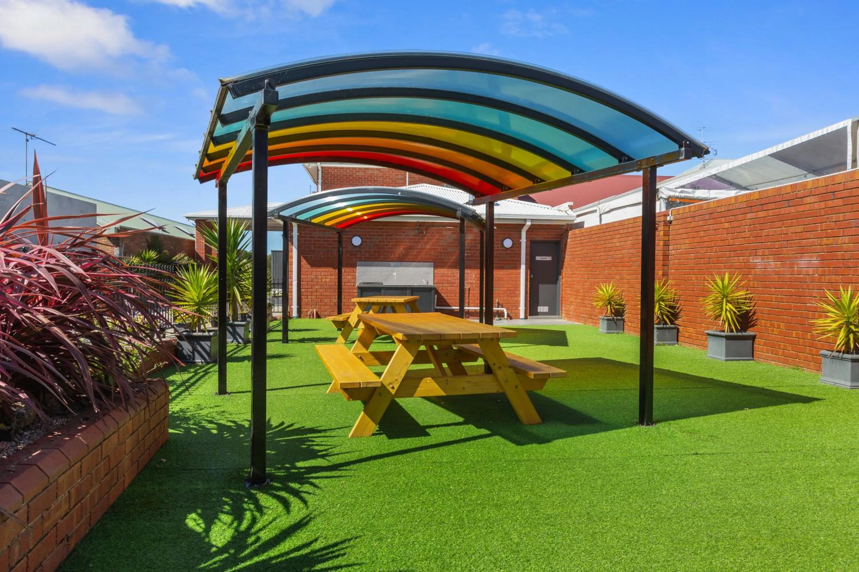 BBQ facilities in The International Motel Apollo Bay