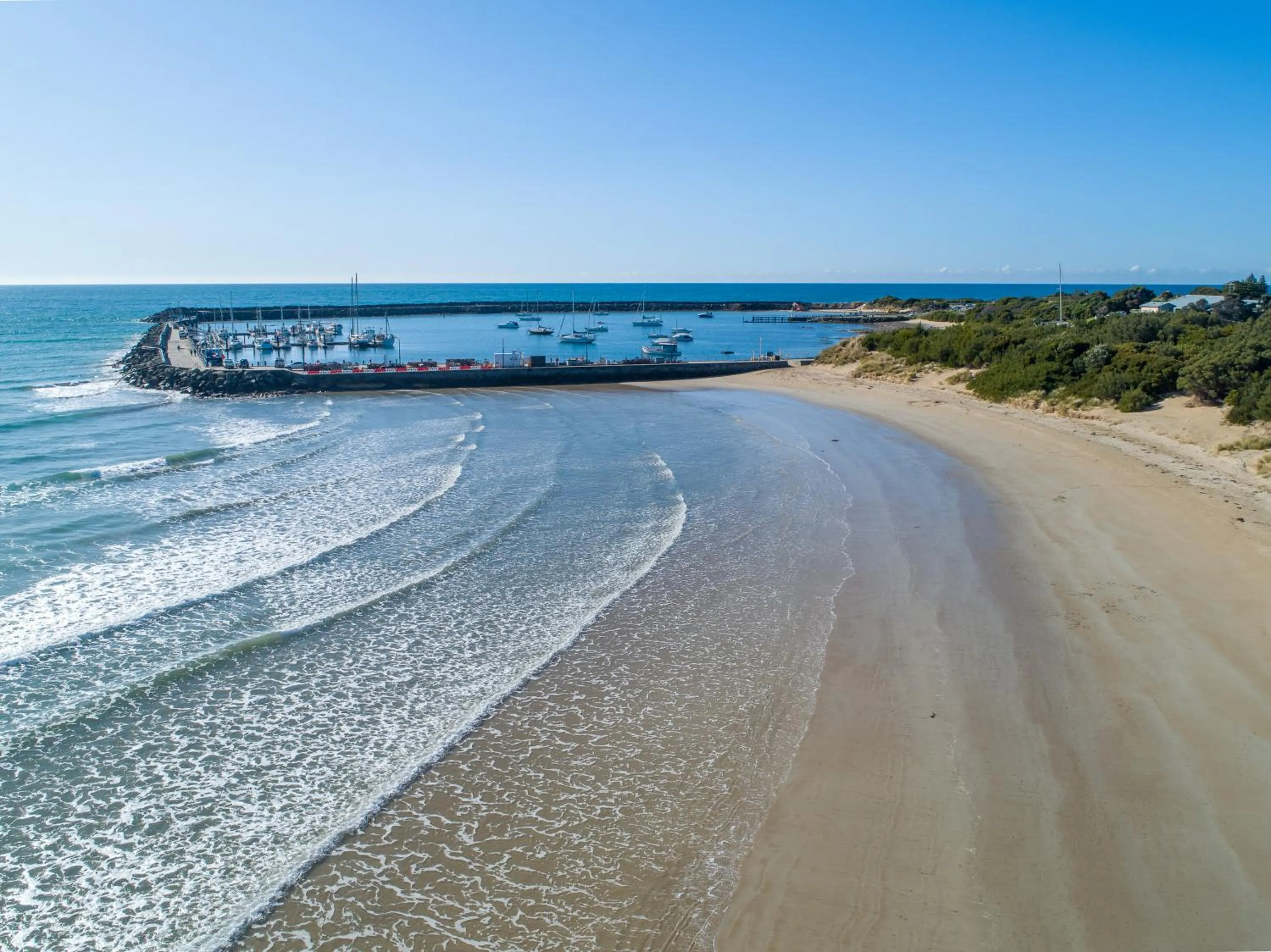 Beach in The International Motel Apollo Bay