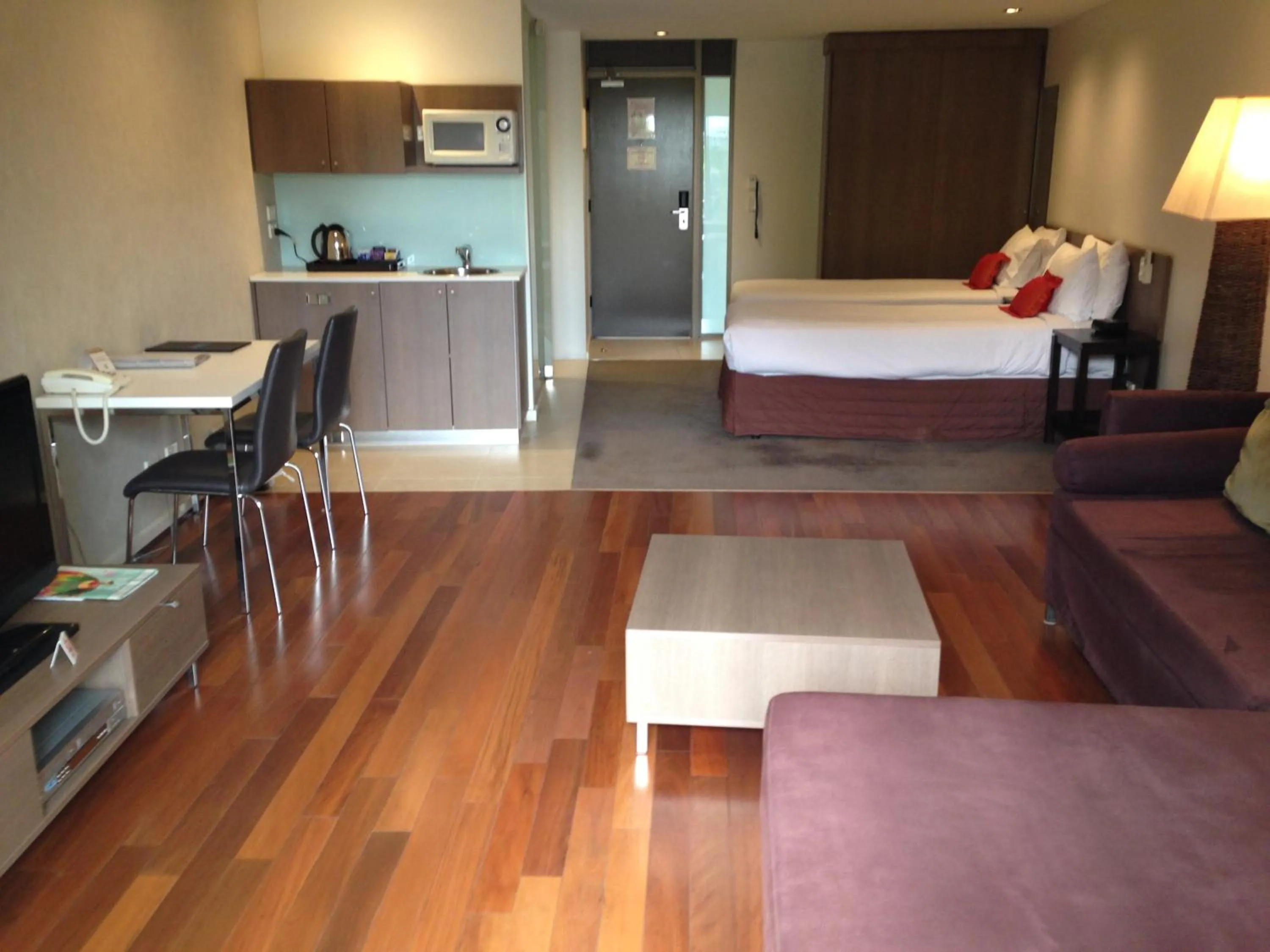 Photo of the whole room, Kitchen/Kitchenette in Rye Hotel - One Four Nelson