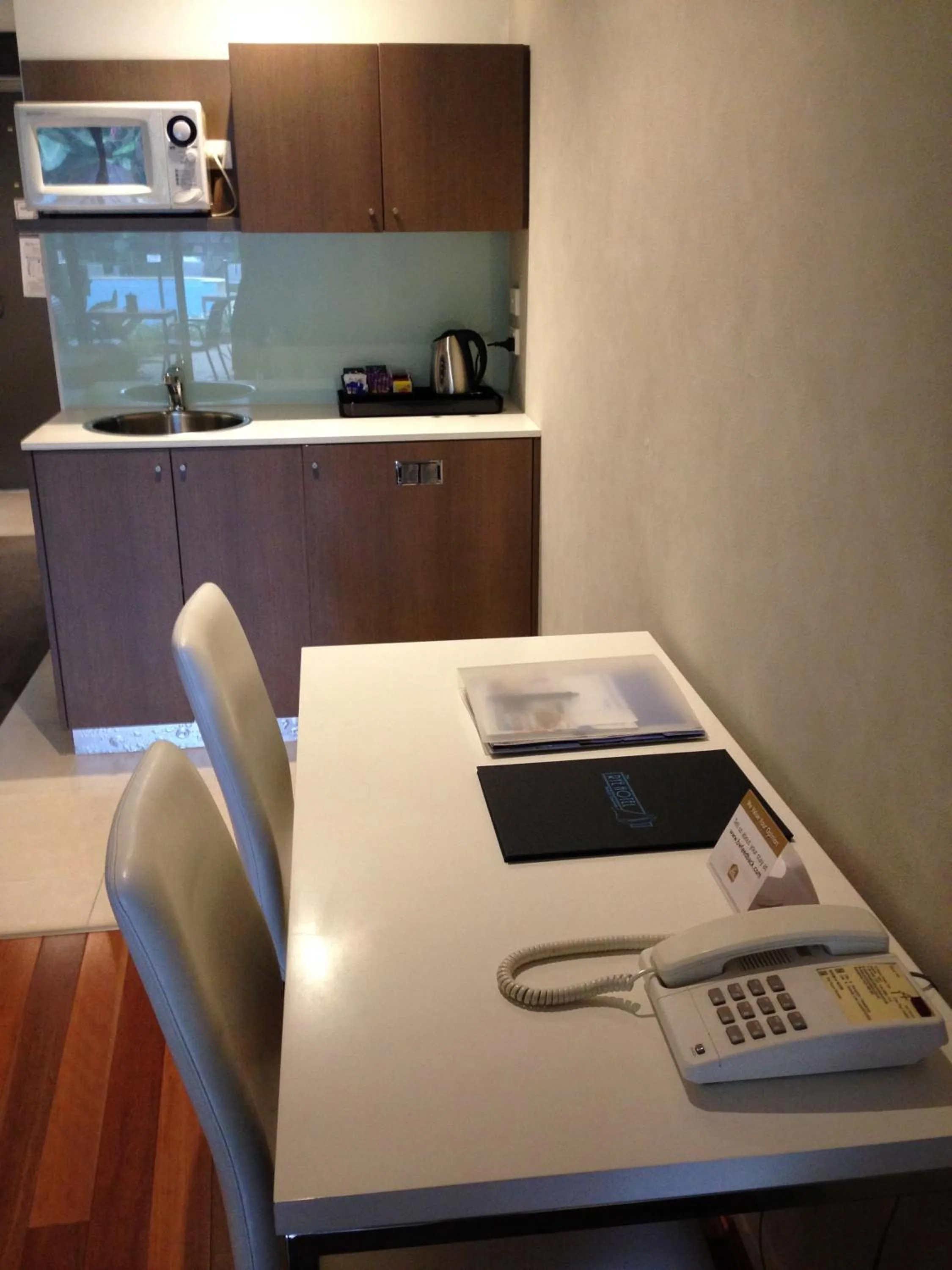 Decorative detail, Kitchen/Kitchenette in Rye Hotel - One Four Nelson
