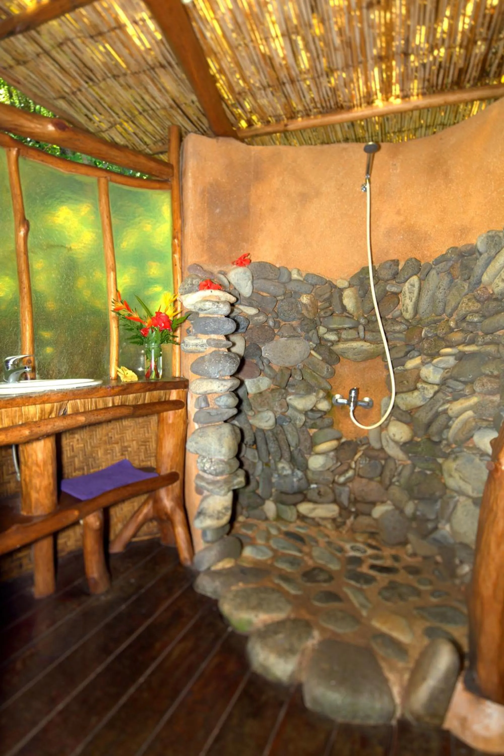 Shower in Vanira Lodge