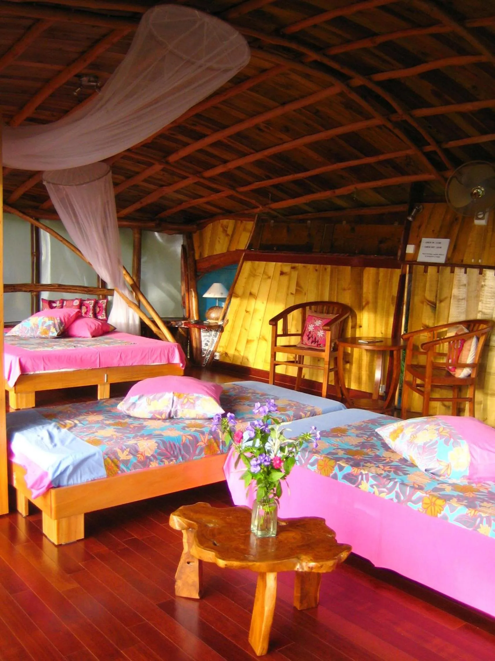 Bedroom, Bed in Vanira Lodge