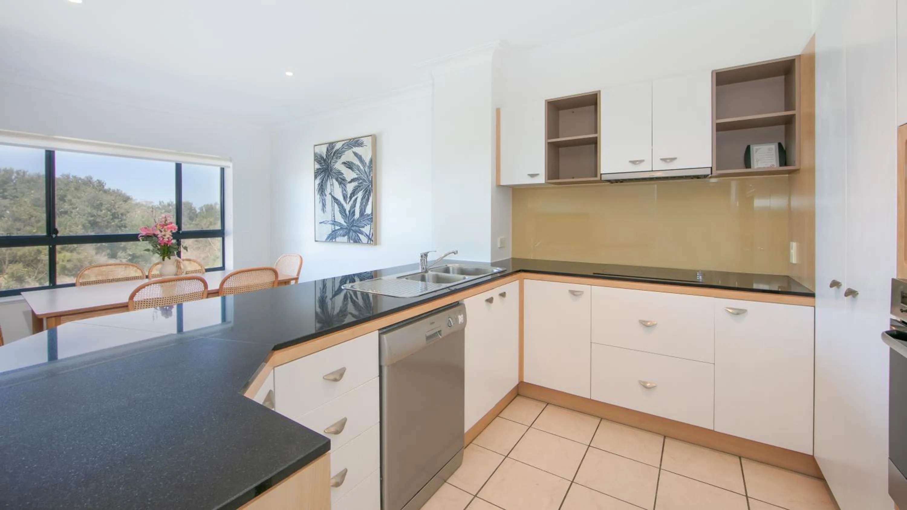 Kitchen or kitchenette in The Sands Resort at Yamba
