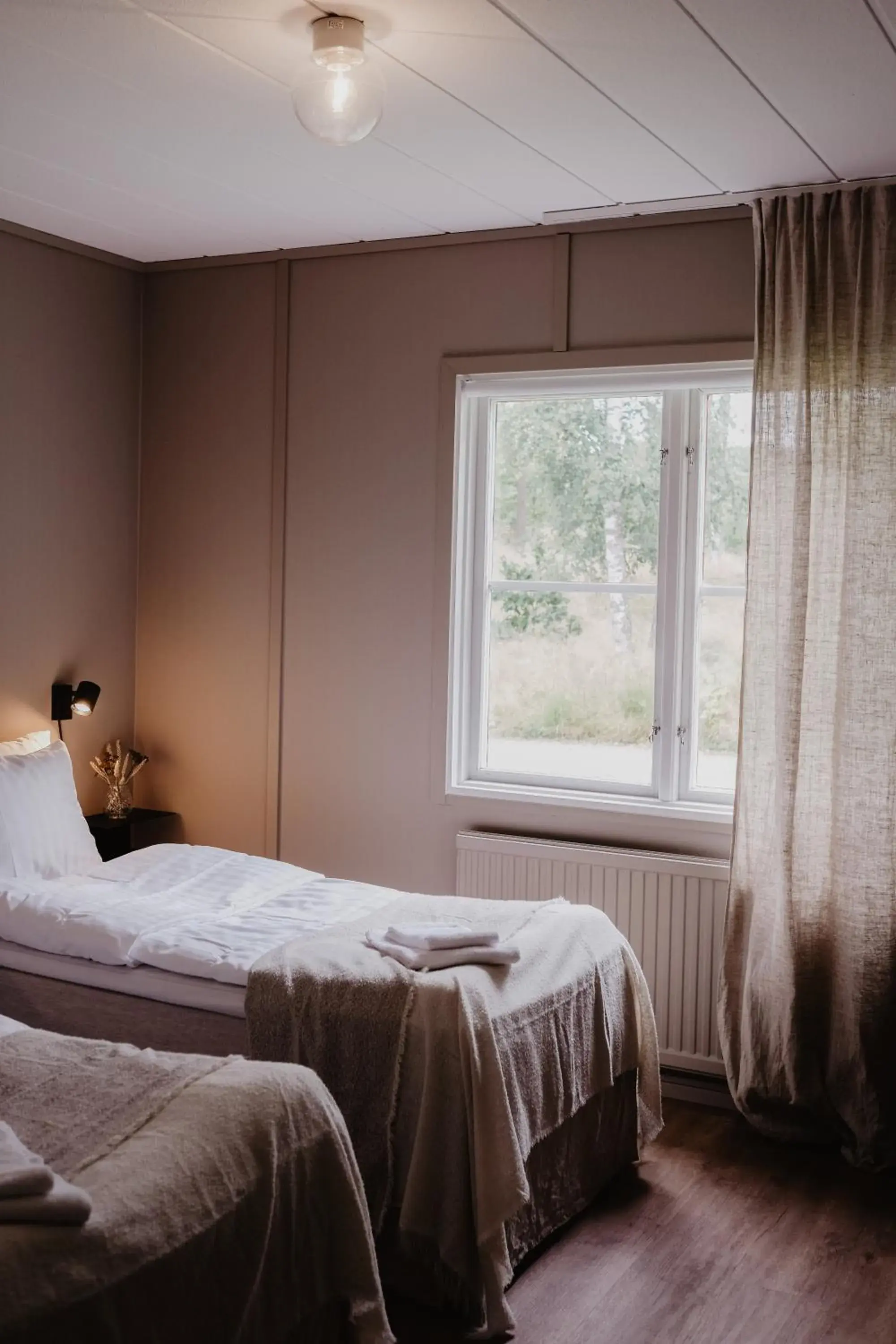 Double Room - Disability Access in Stiftsgården Tallnäs Double Room - Disability Access in Stiftsgården Tallnäs