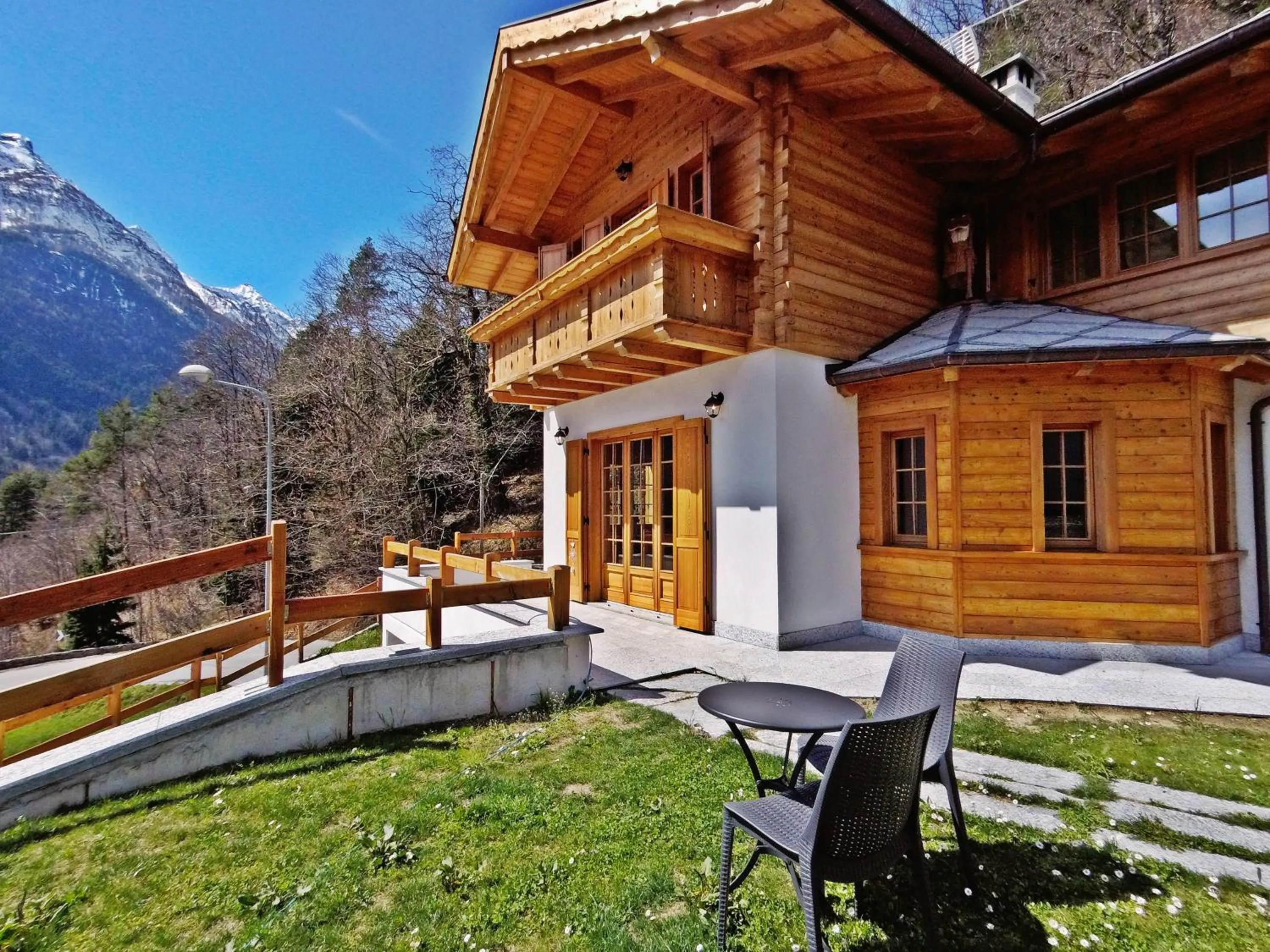 Property building in B&B Chalet Il Picchio