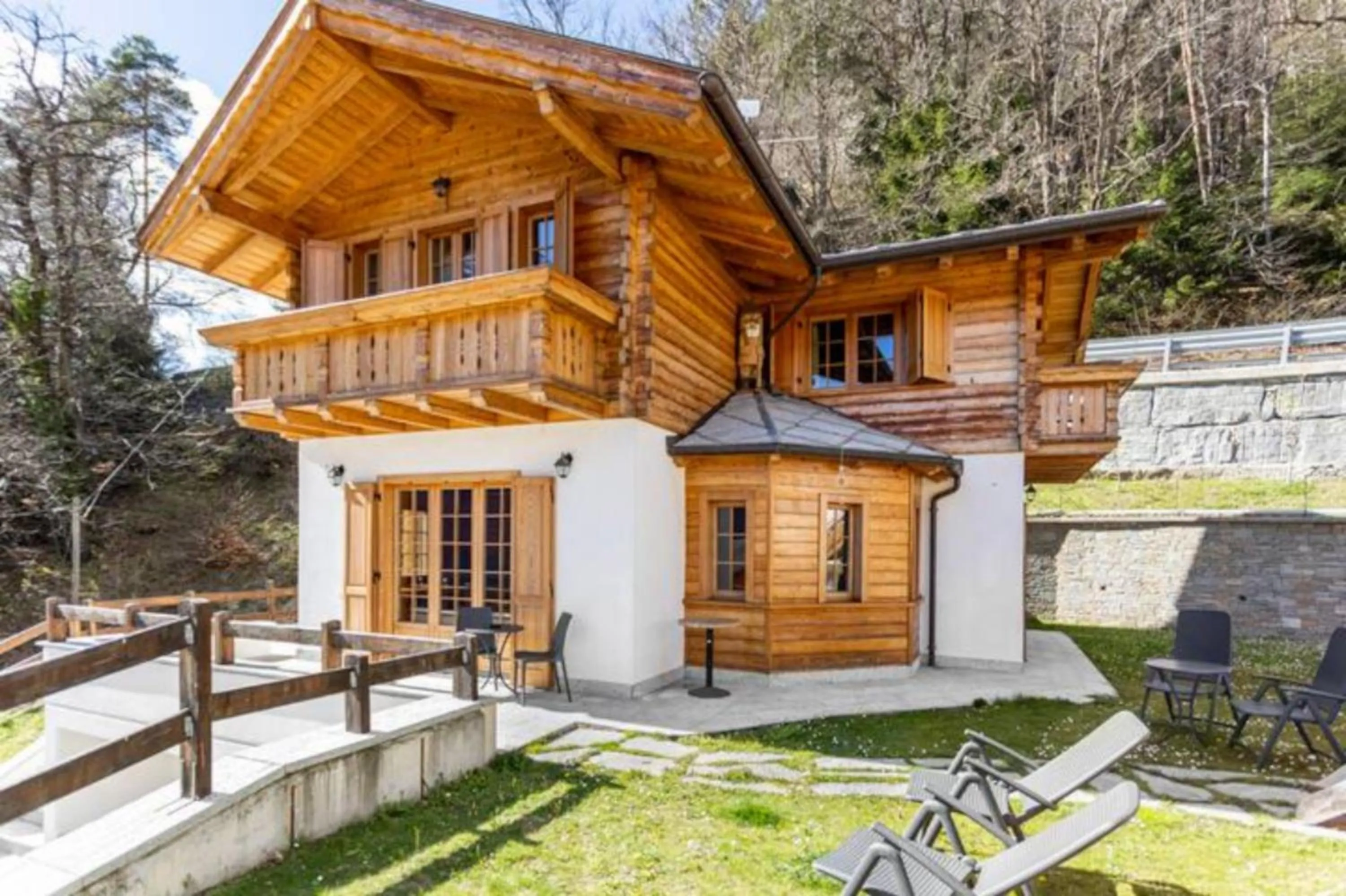Property building in B&B Chalet Il Picchio
