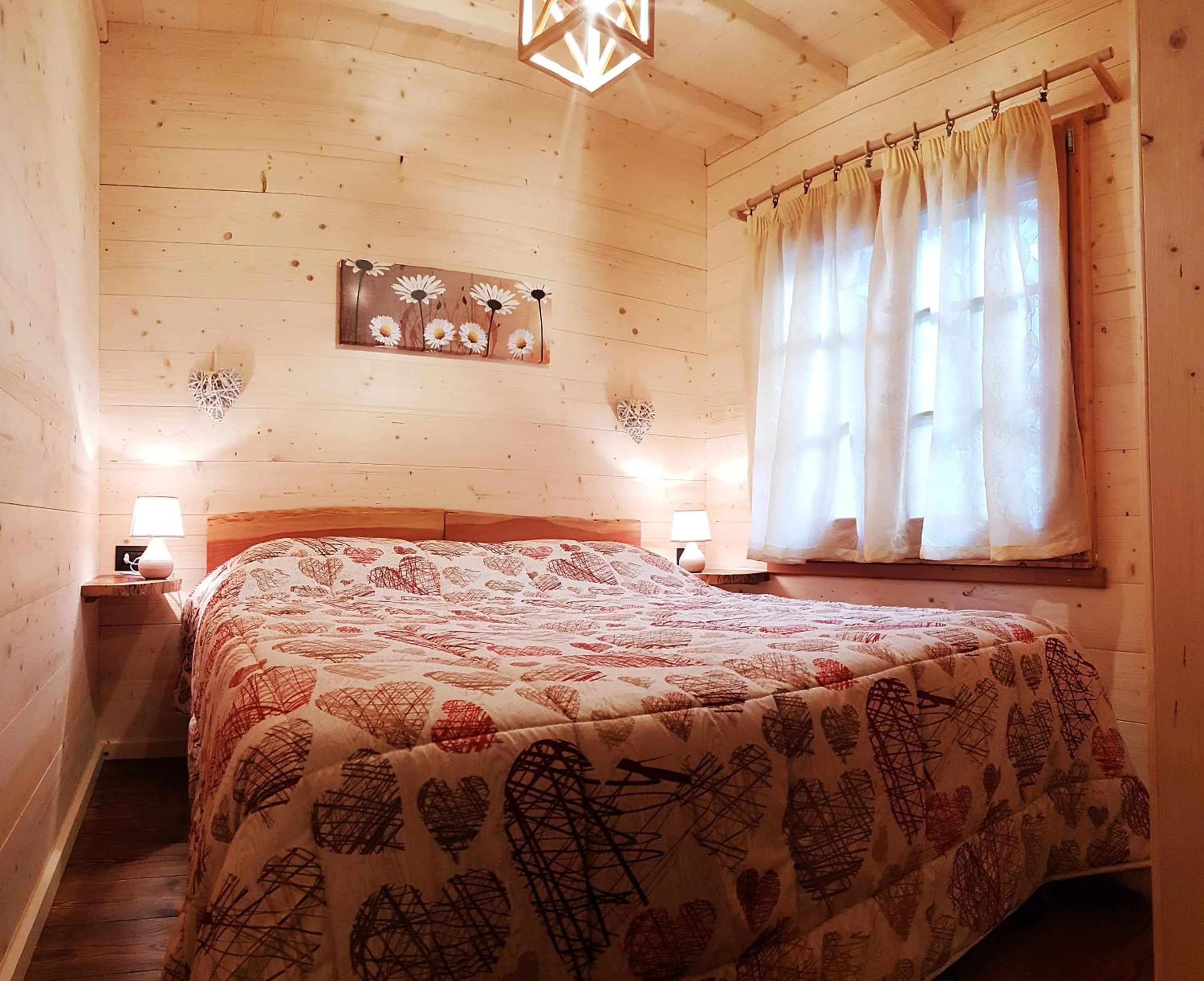 Photo of the whole room, Bed in B&B Chalet Il Picchio
