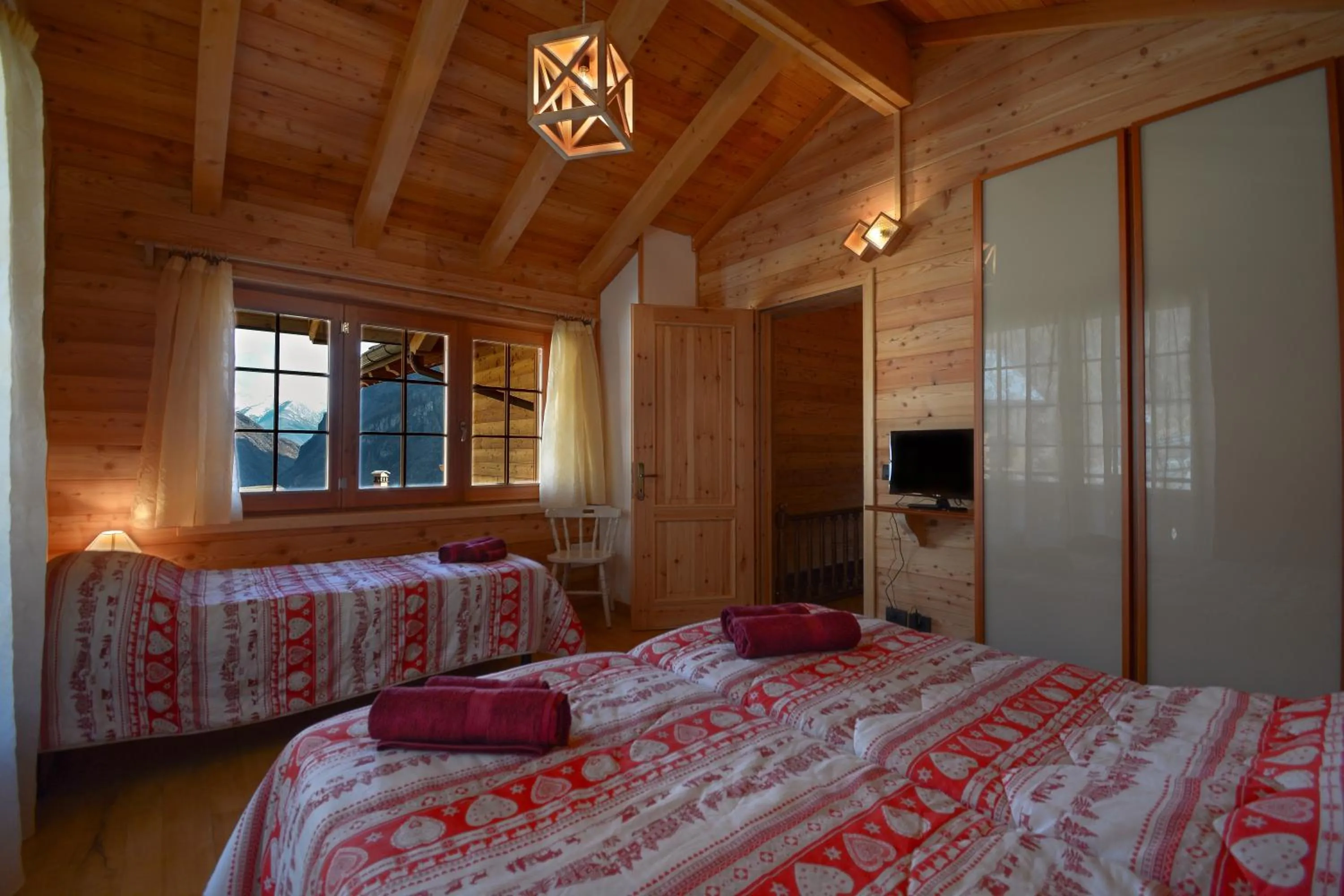 Photo of the whole room, Bed in B&B Chalet Il Picchio