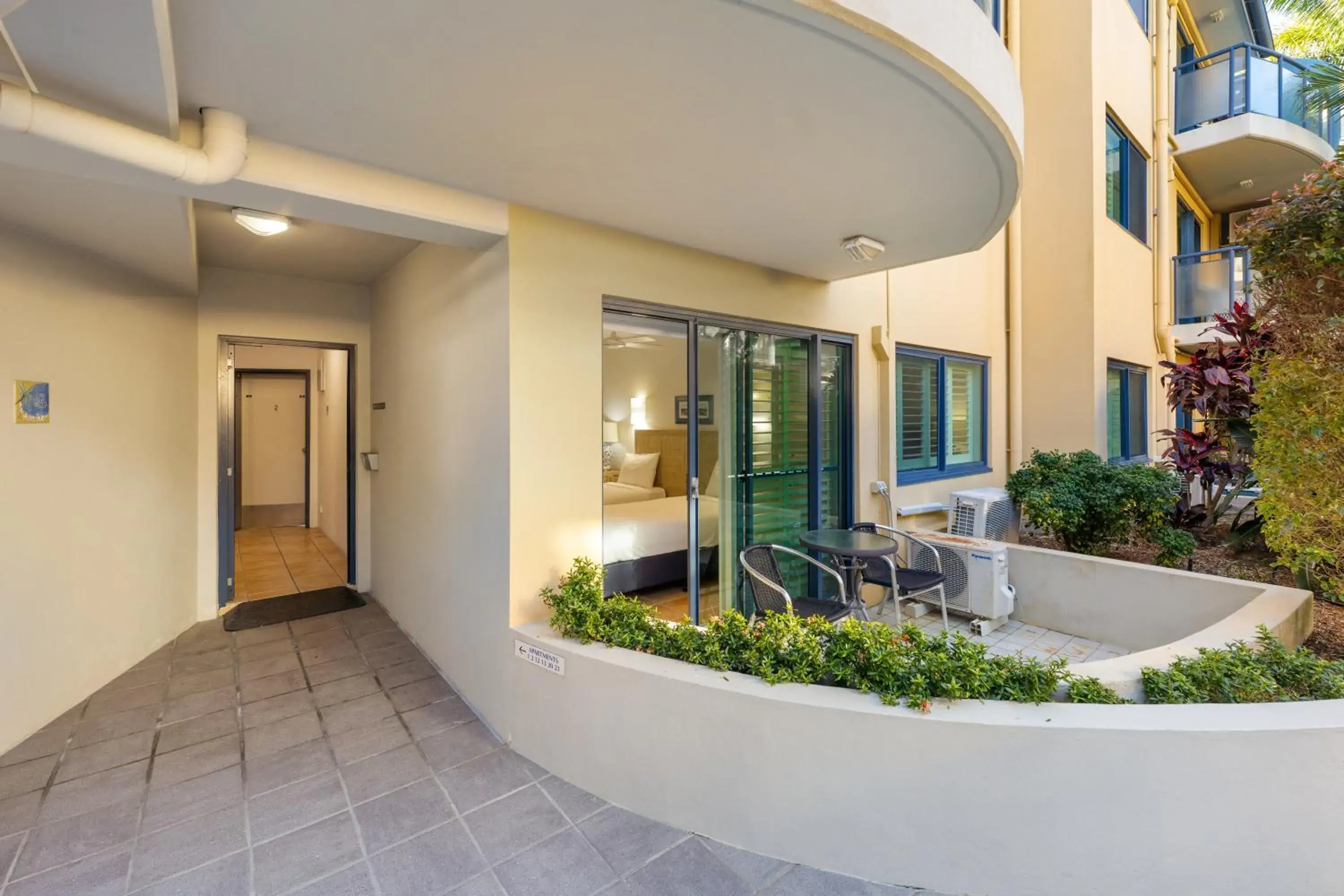 Motel Room Garden View in The Cove Yamba Motel Room Garden View in The Cove Yamba