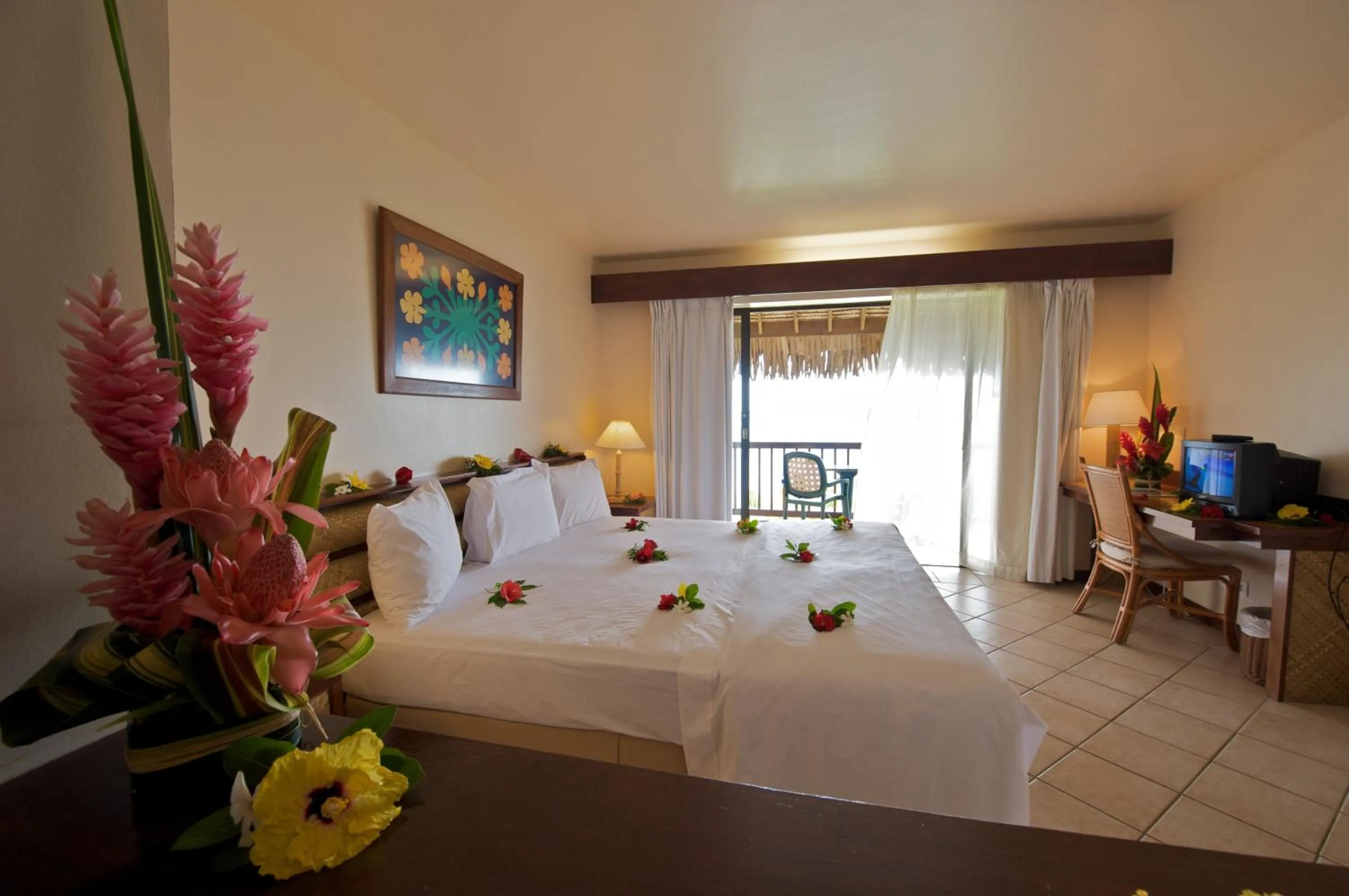 Photo of the whole room, Bed in Maitai Bora Bora
