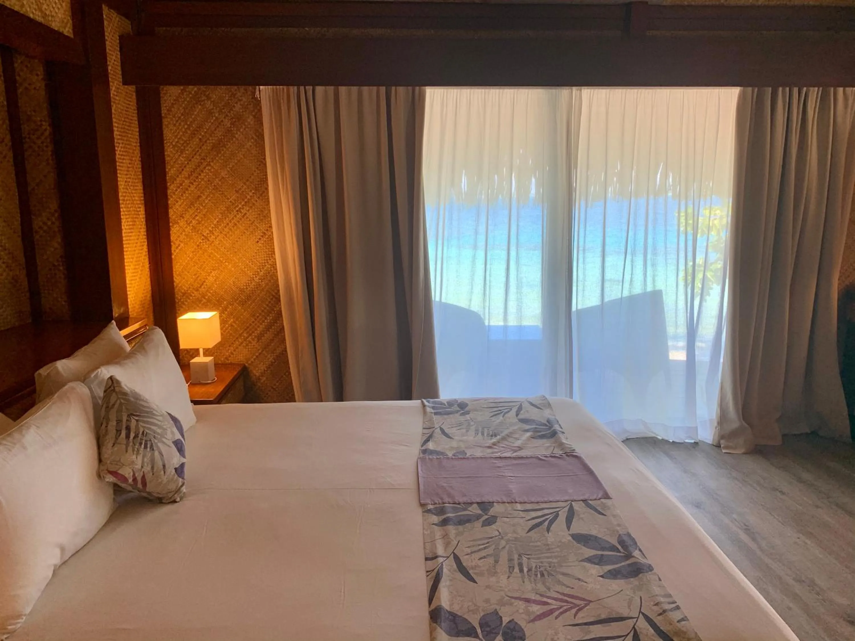 Bungalow - Beach Front in Maitai Bora Bora