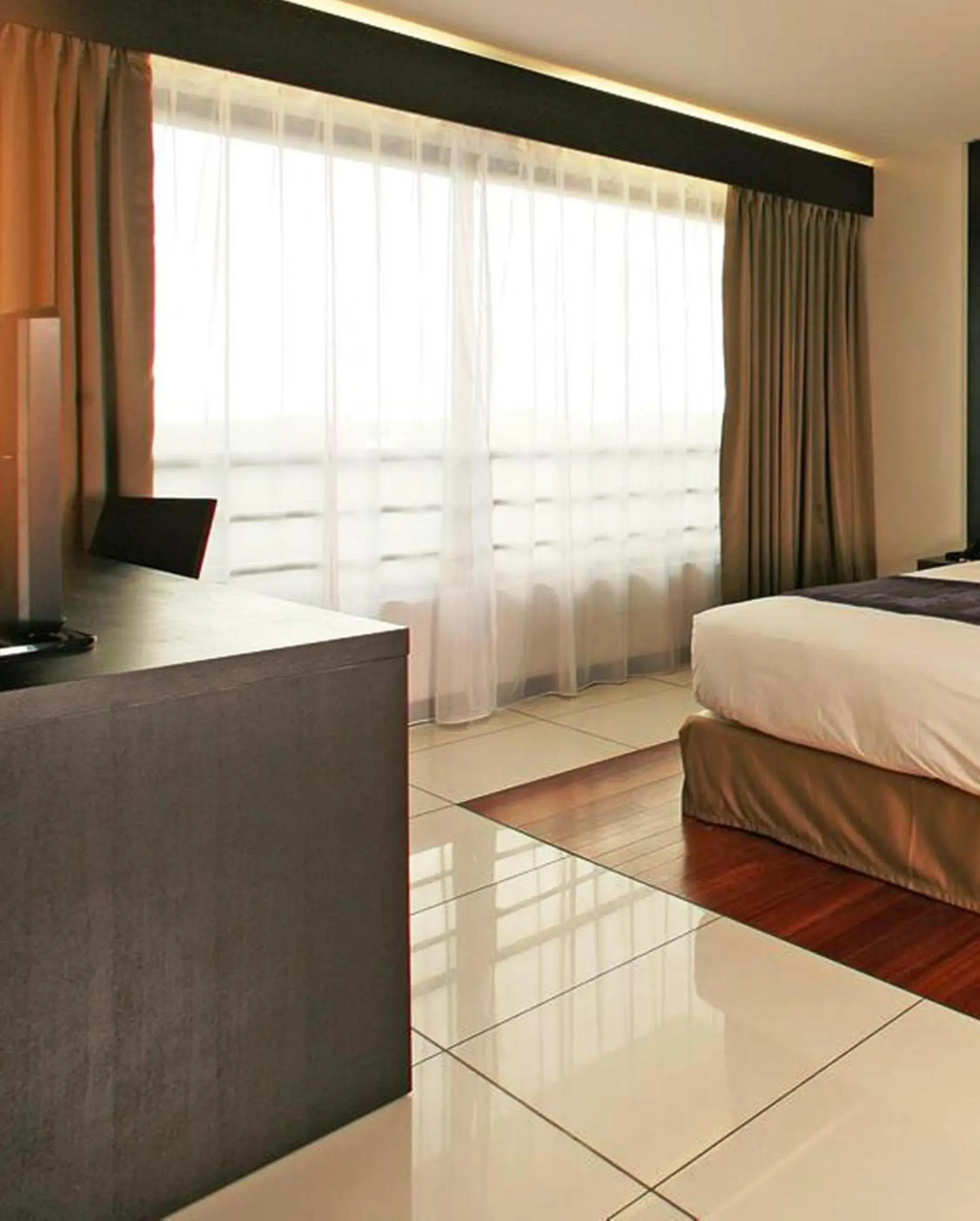 Photo of the whole room, Bed in Hotel Tahiti Nui Photo of the whole room, Bed in Hotel Tahiti Nui