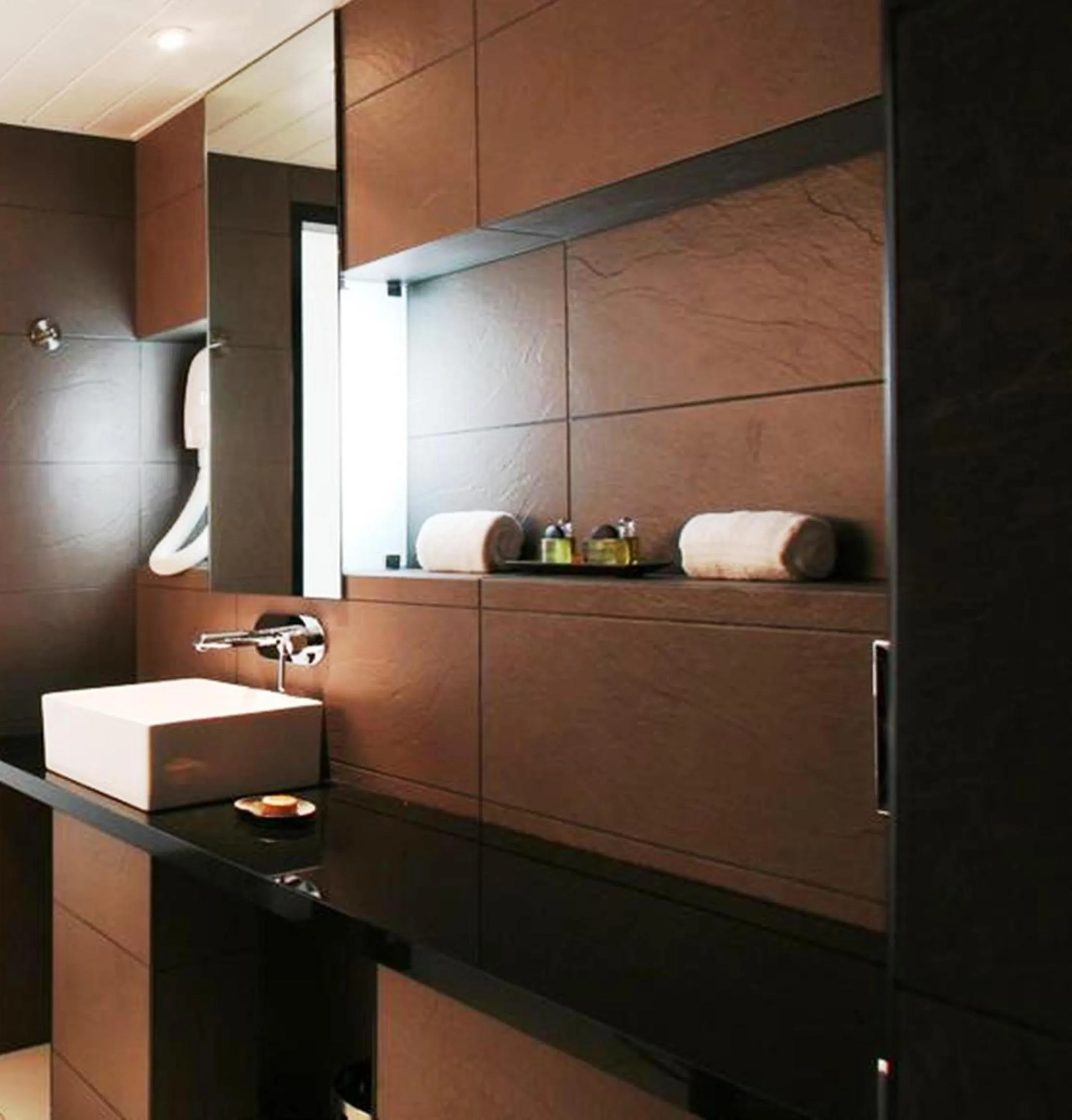 Bathroom in Hotel Tahiti Nui