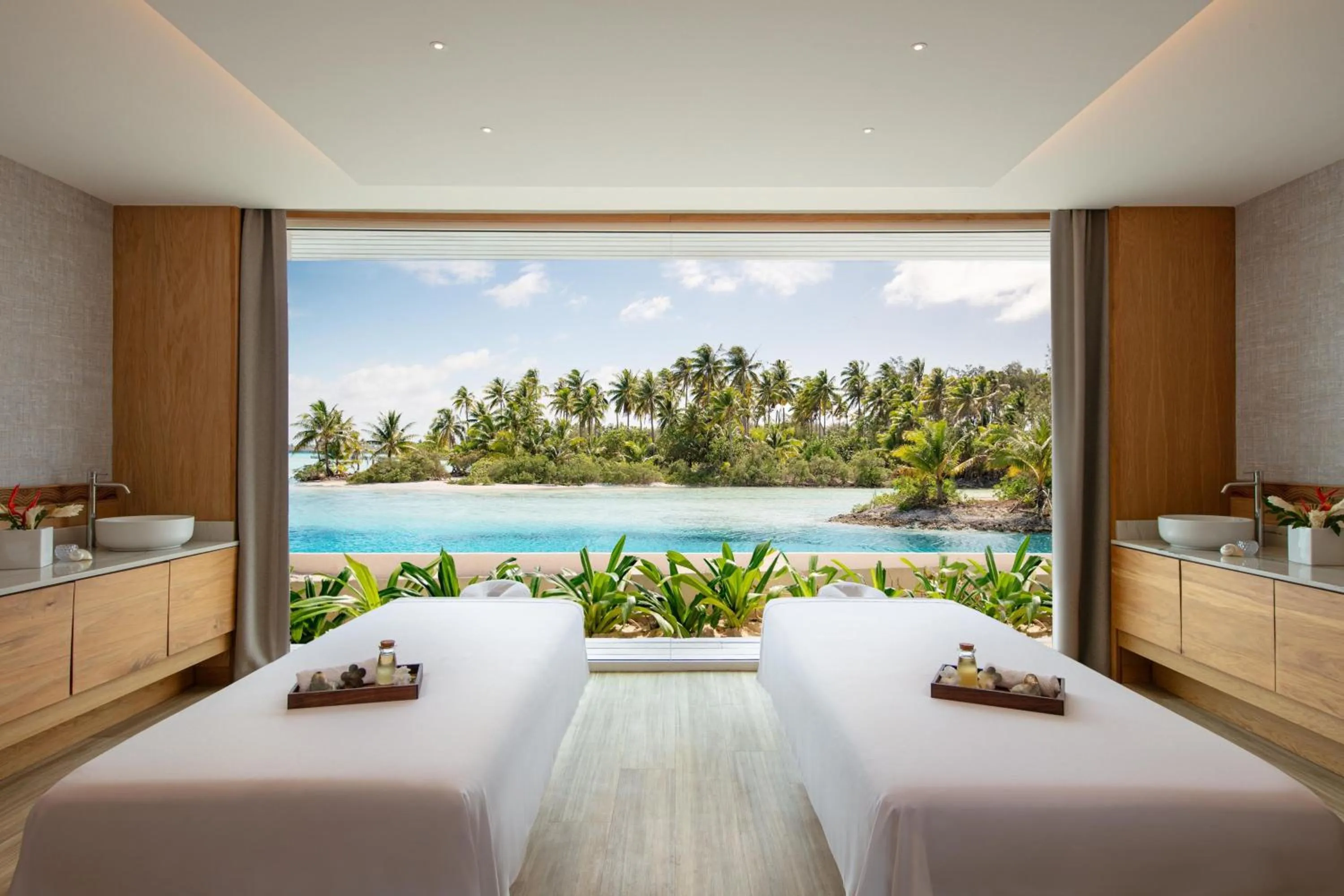 Spa and wellness centre/facilities, Bed in Westin Bora Bora Resort & Spa