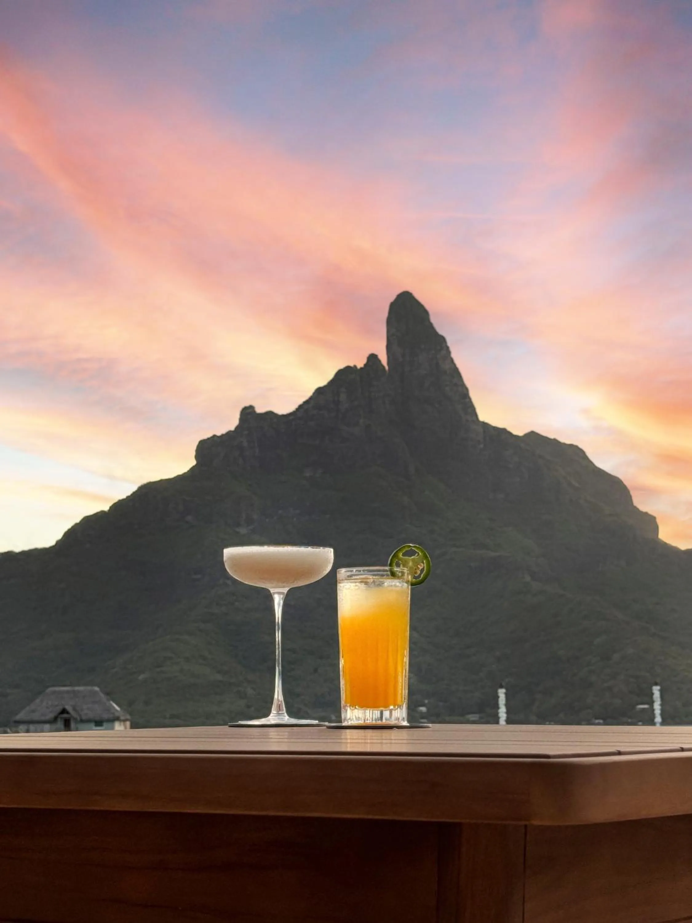 Lounge or bar in Westin Bora Bora Resort & Spa