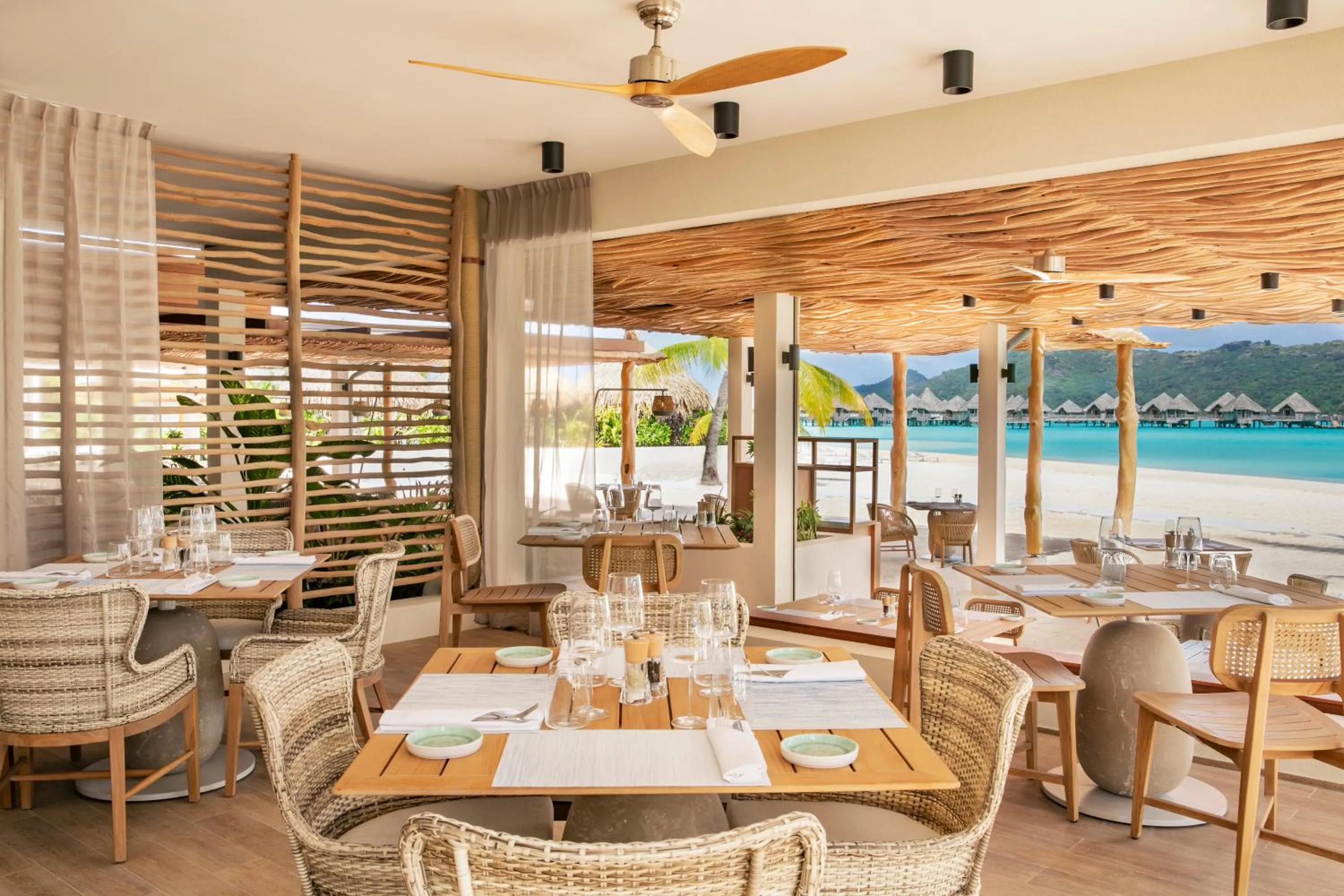 Restaurant/places to eat in Westin Bora Bora Resort & Spa