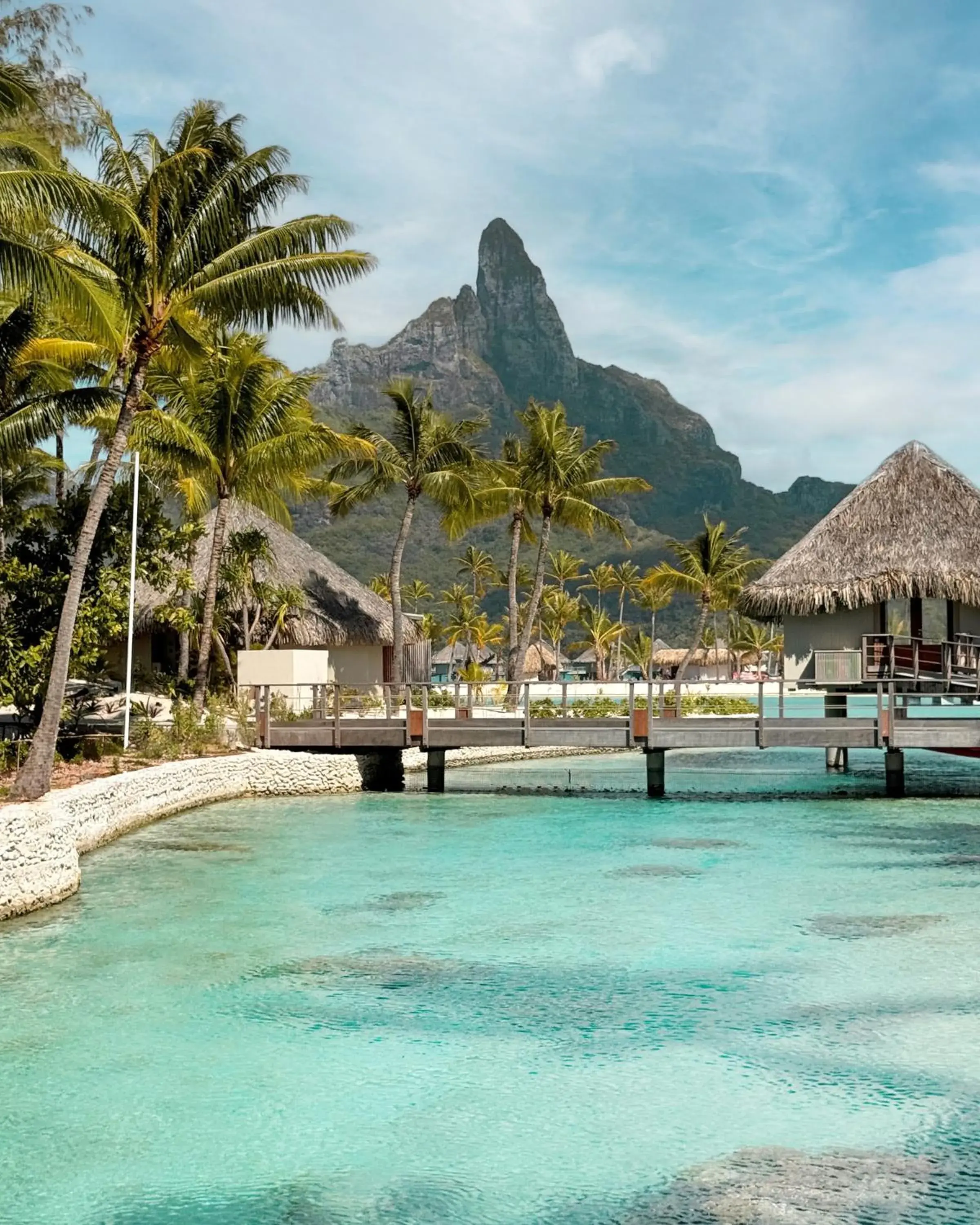 Restaurant/places to eat in Westin Bora Bora Resort & Spa Restaurant/places to eat in Westin Bora Bora Resort & Spa