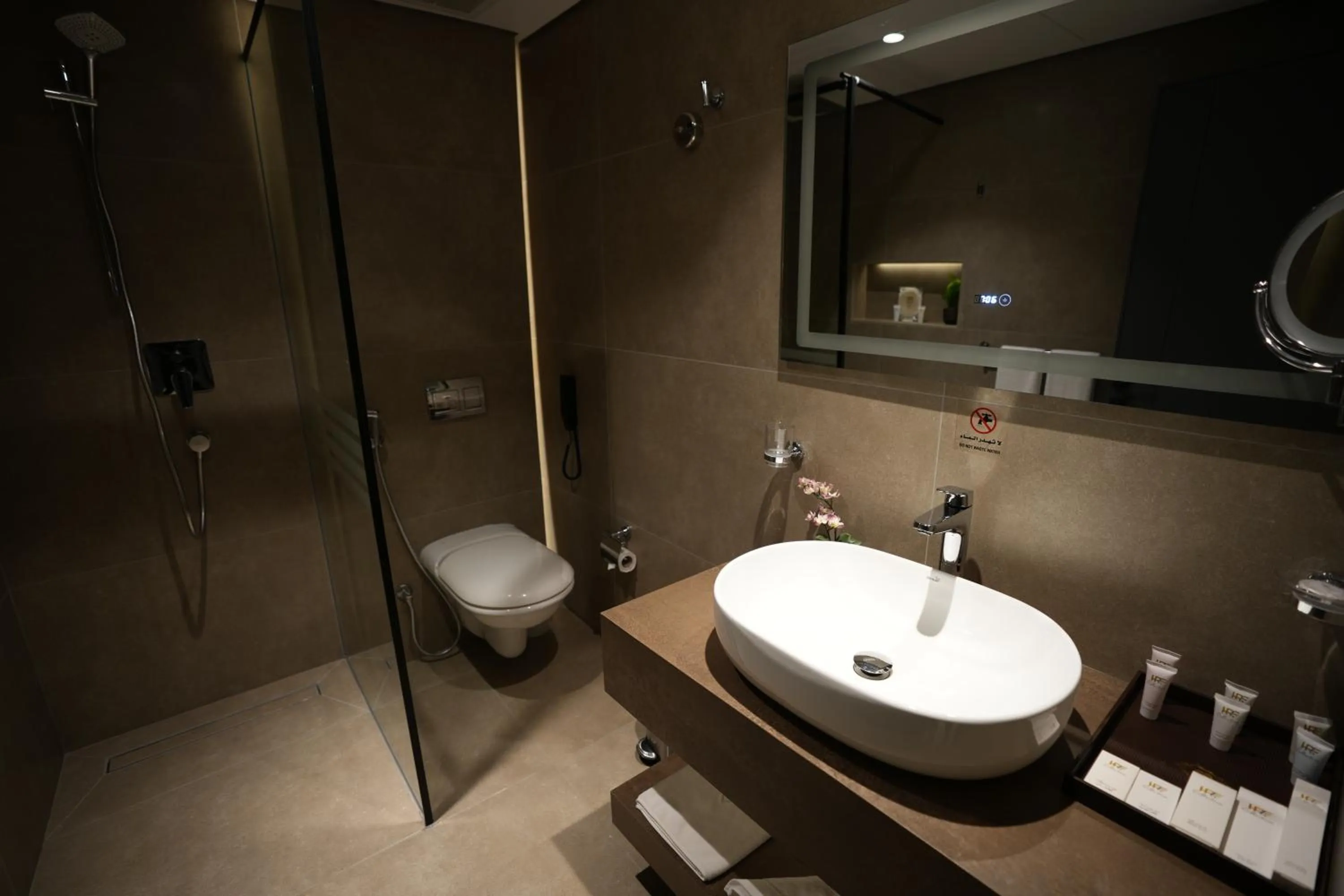 Shower in Casablanca Elite